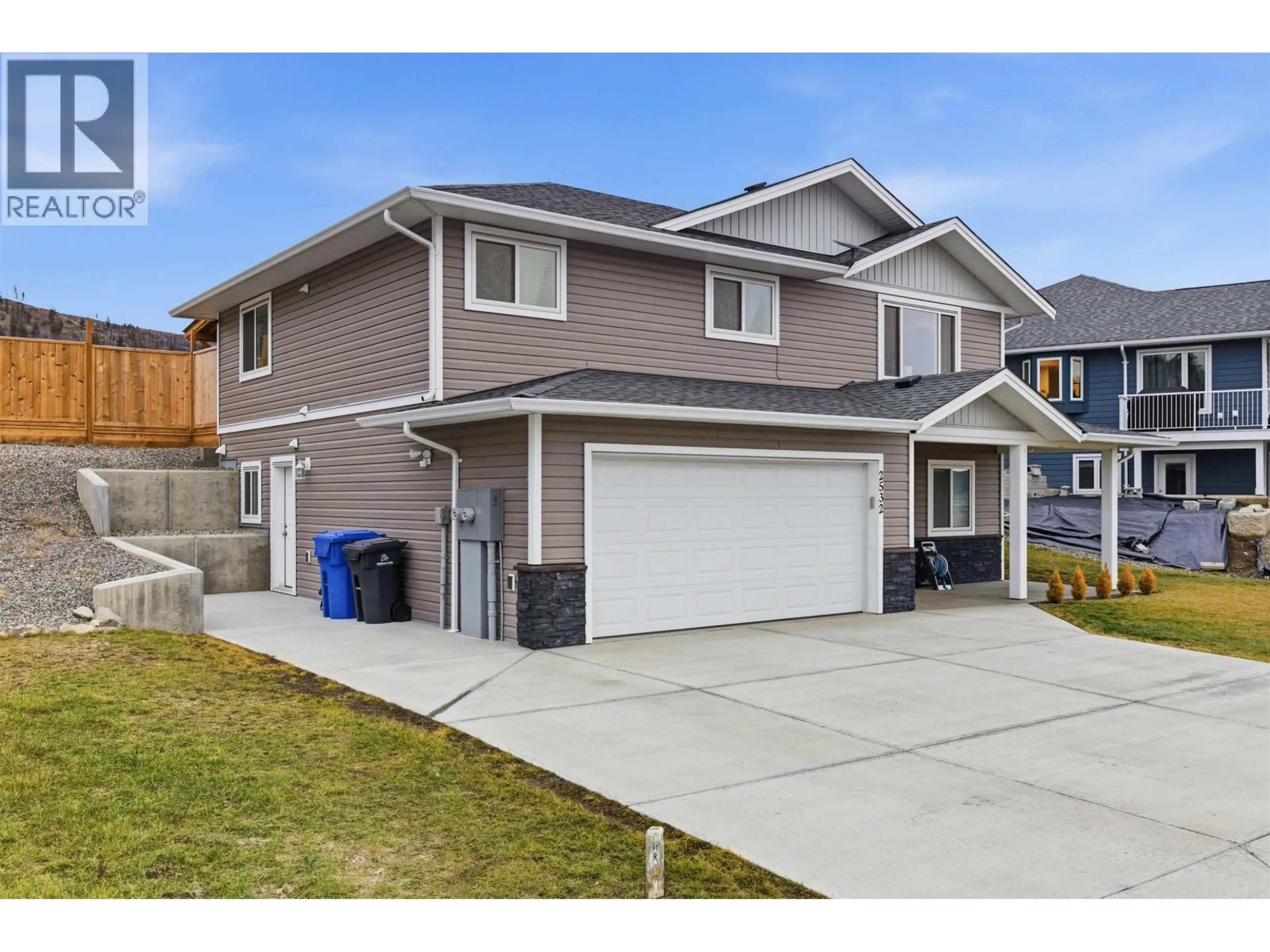 Home with vinyl exterior material, street for 2532 GOPHER DRIVE, Williams Lake British Columbia V2G5H3