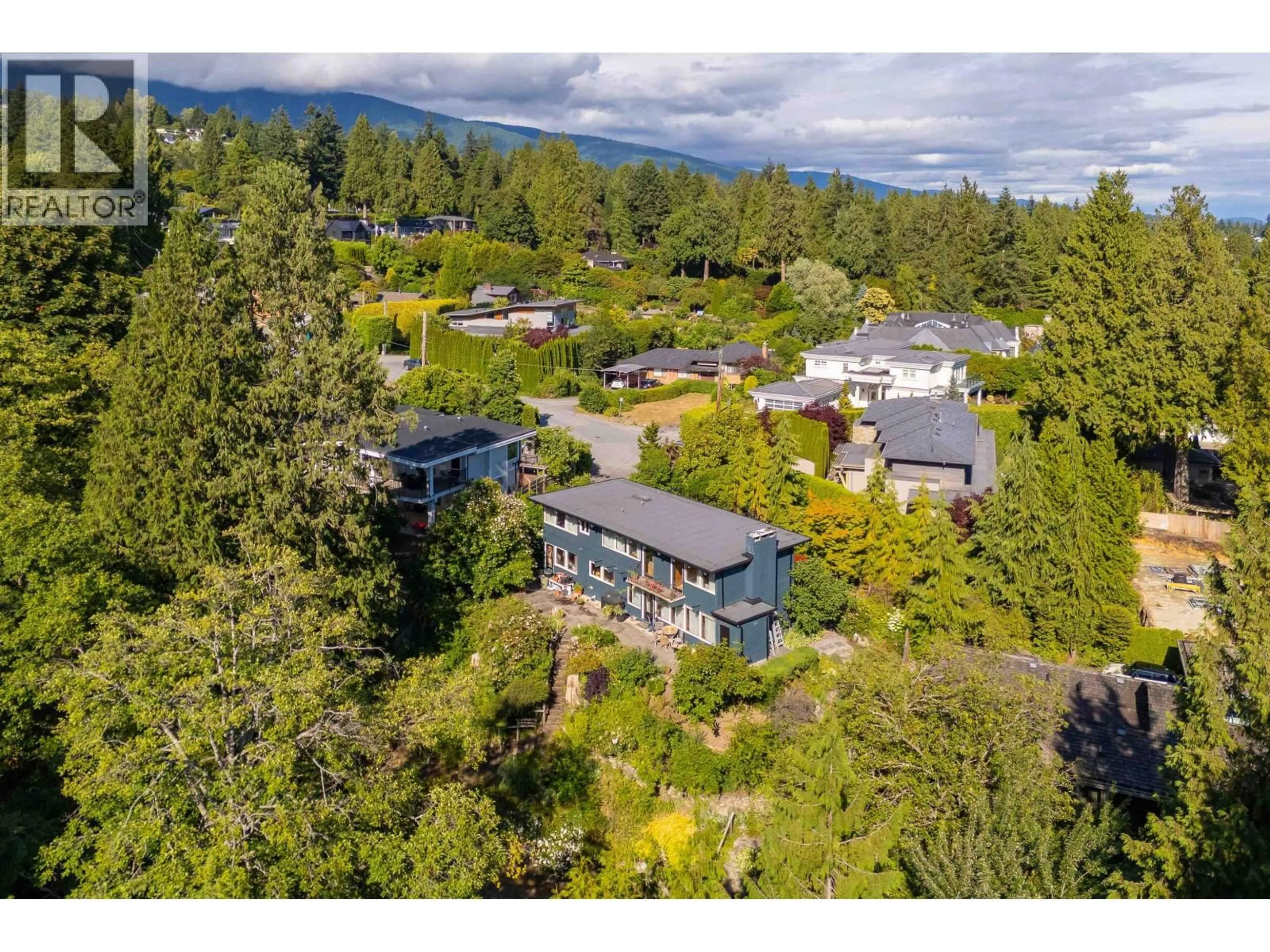A pic from outside/outdoor area/front of a property/back of a property/a pic from drone, mountain view for 1764 OTTAWA PLACE, West Vancouver British Columbia V7V2T7