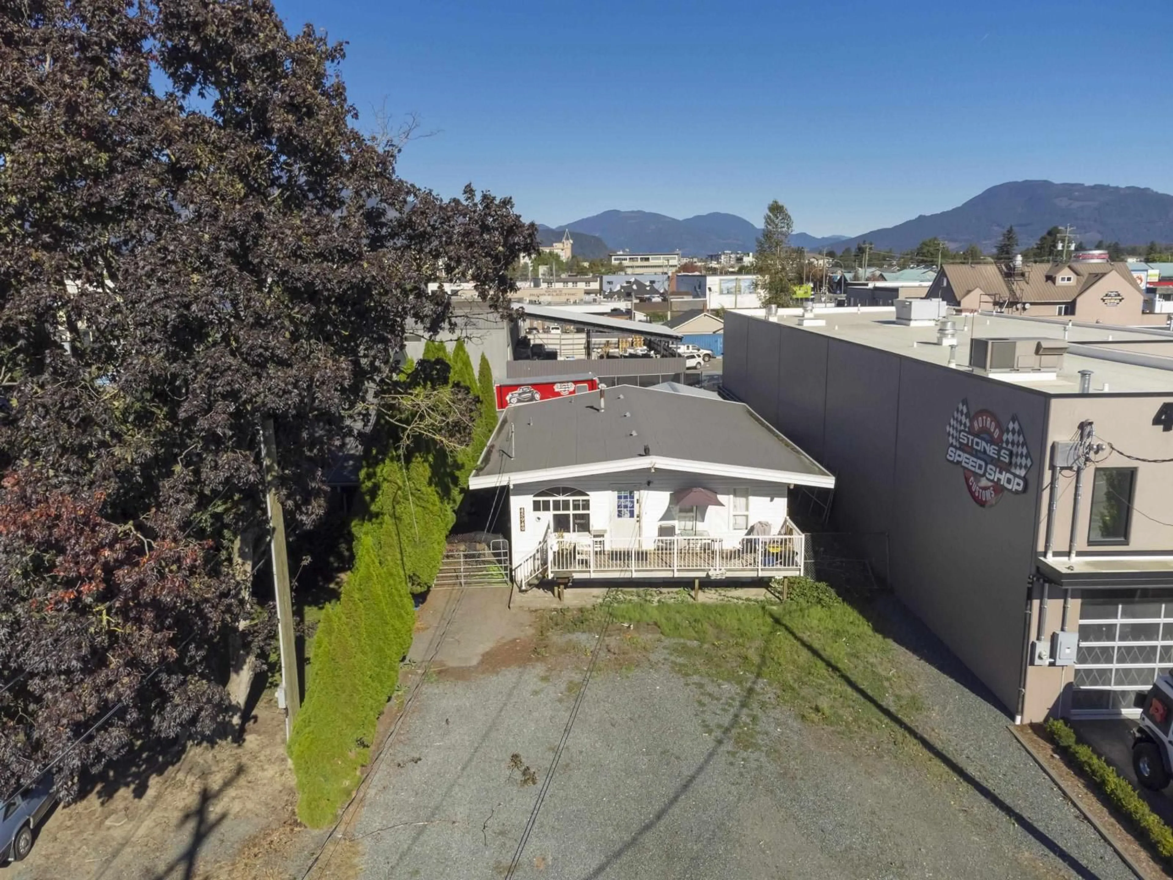A pic from outside/outdoor area/front of a property/back of a property/a pic from drone, mountain view for 45949 ROWAT AVENUE, Chilliwack British Columbia V2P1J2