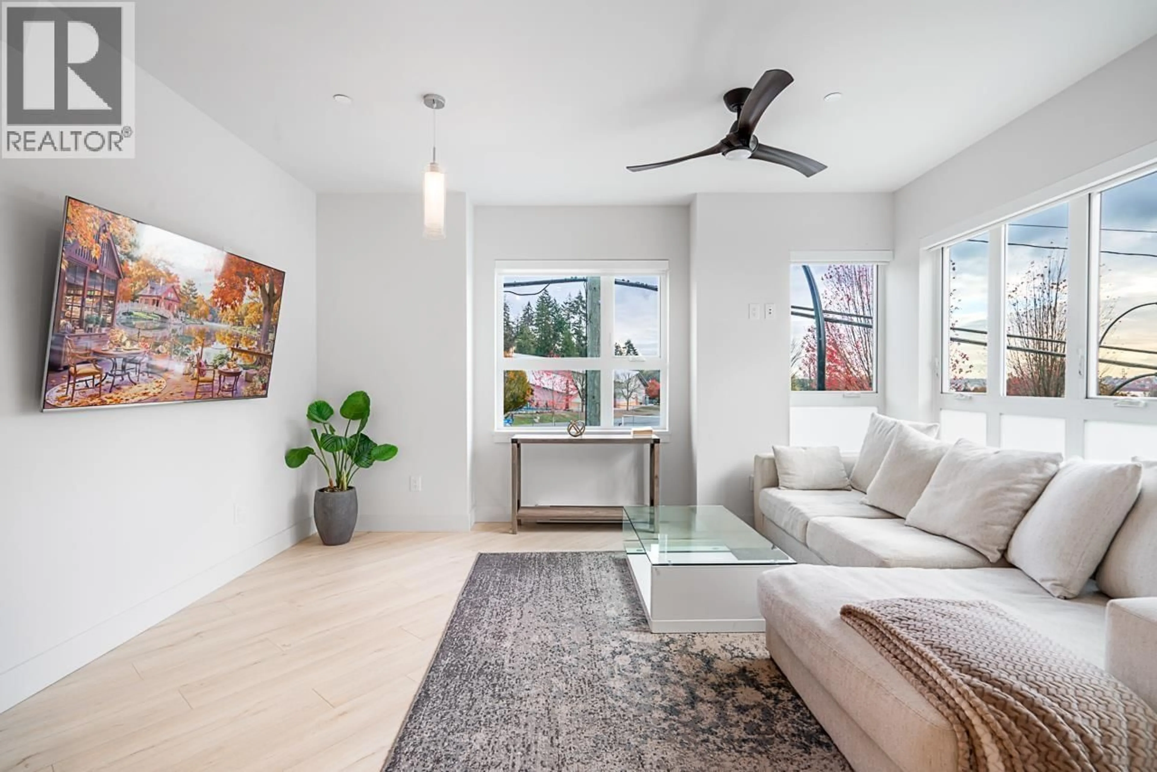 Living room with furniture, unknown for 1710 LARSON ROAD, North Vancouver British Columbia V7M2Z4