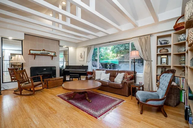 7397 BATES ROAD, Delta 5