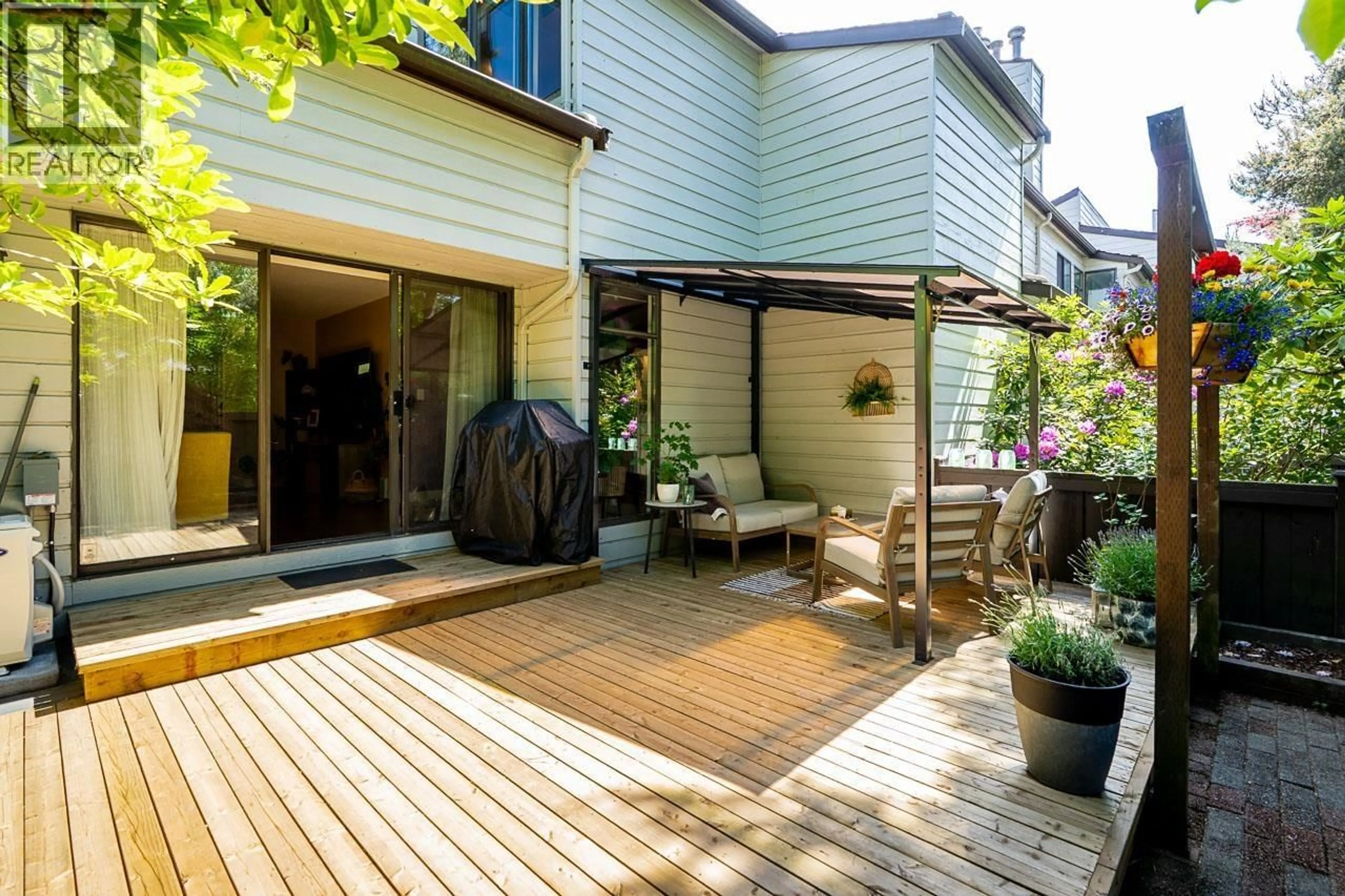 Patio, street for 11 - 3350 ROSEMONT DRIVE, Vancouver British Columbia V5S2C9