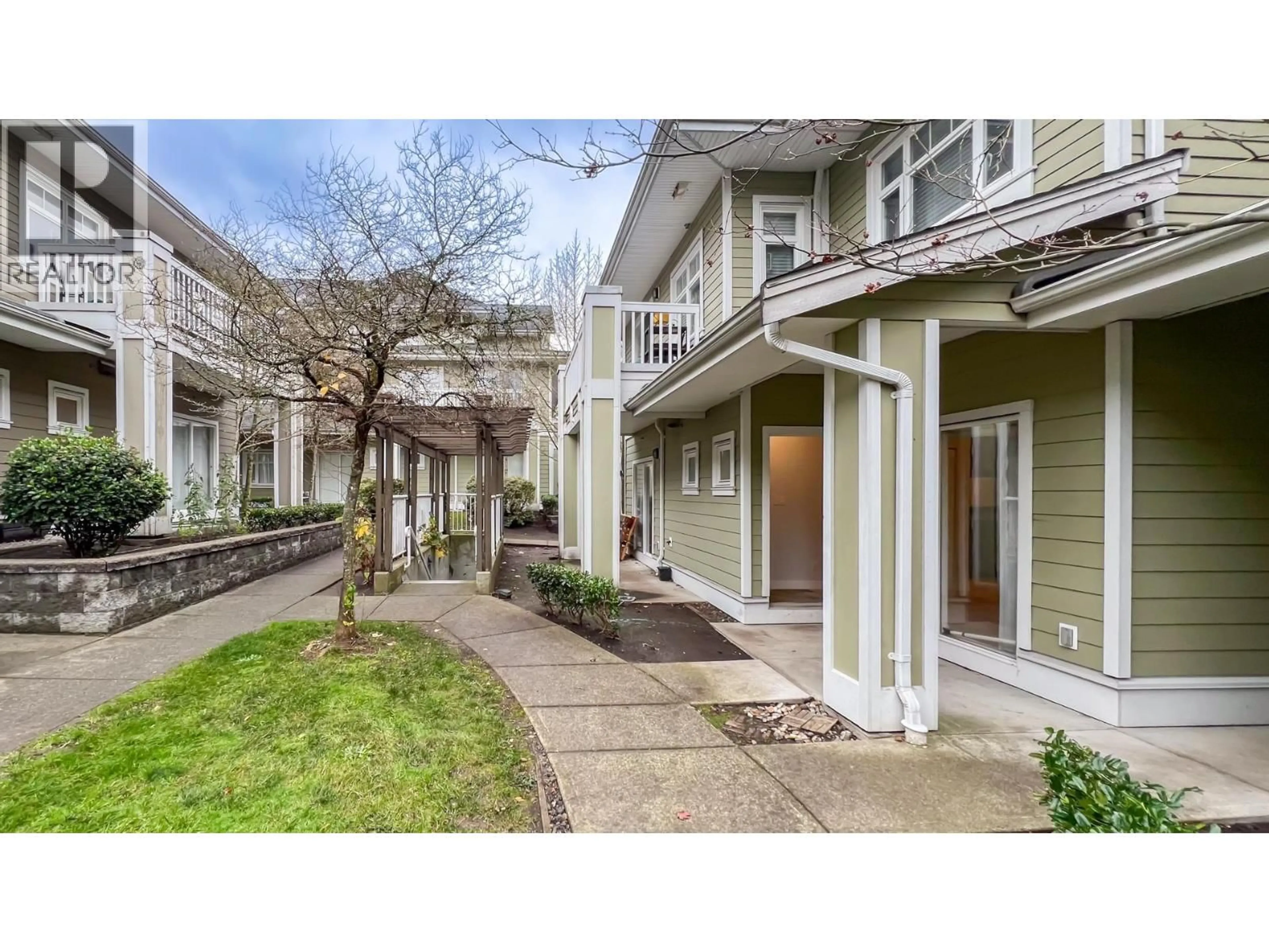 Unknown for 40 - 7388 MACPHERSON AVENUE, Burnaby British Columbia V5J0A1