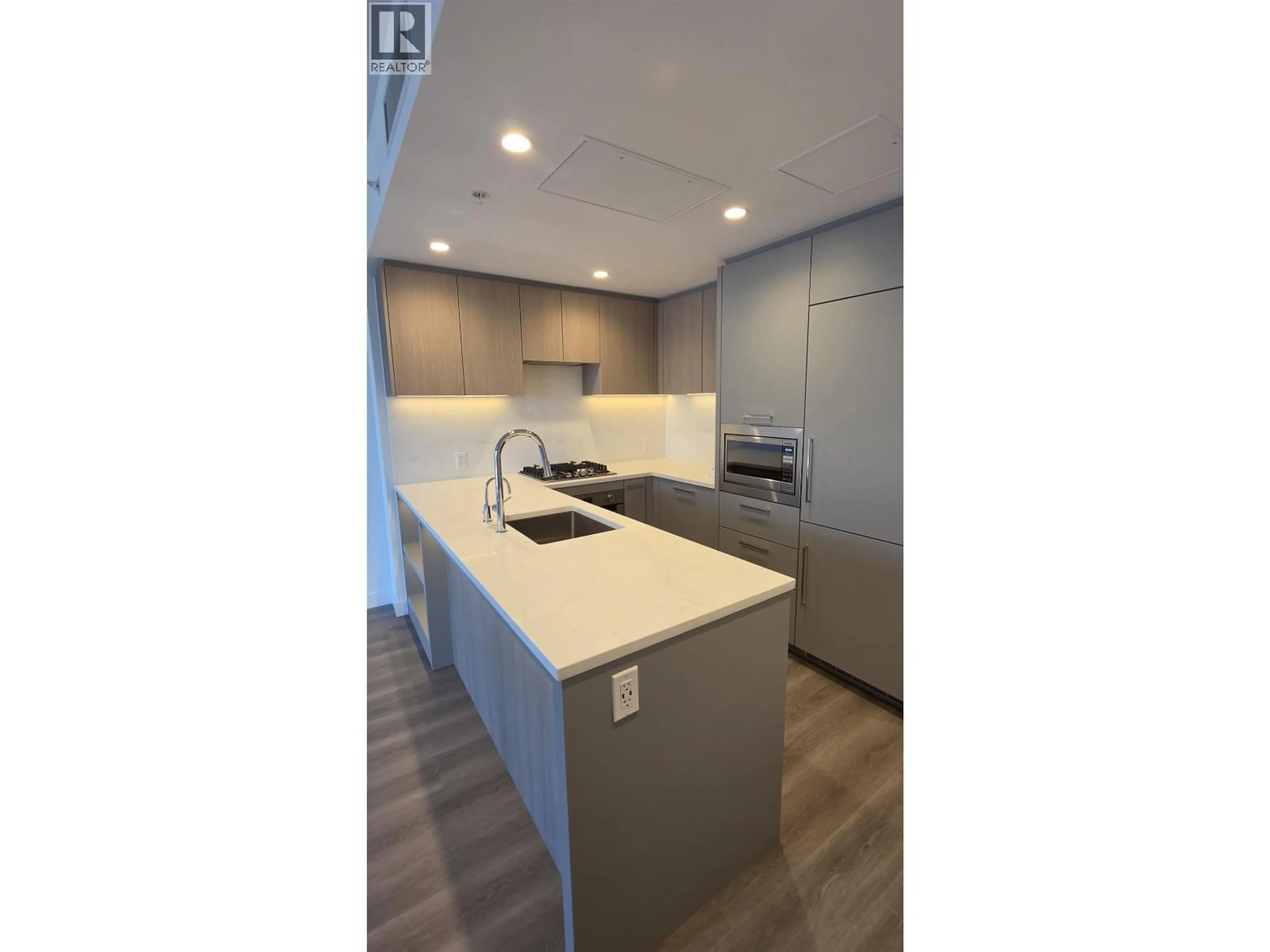 Open concept kitchen, unknown for 1603 - 6608 SUSSEX AVENUE, Burnaby British Columbia V5H3C7