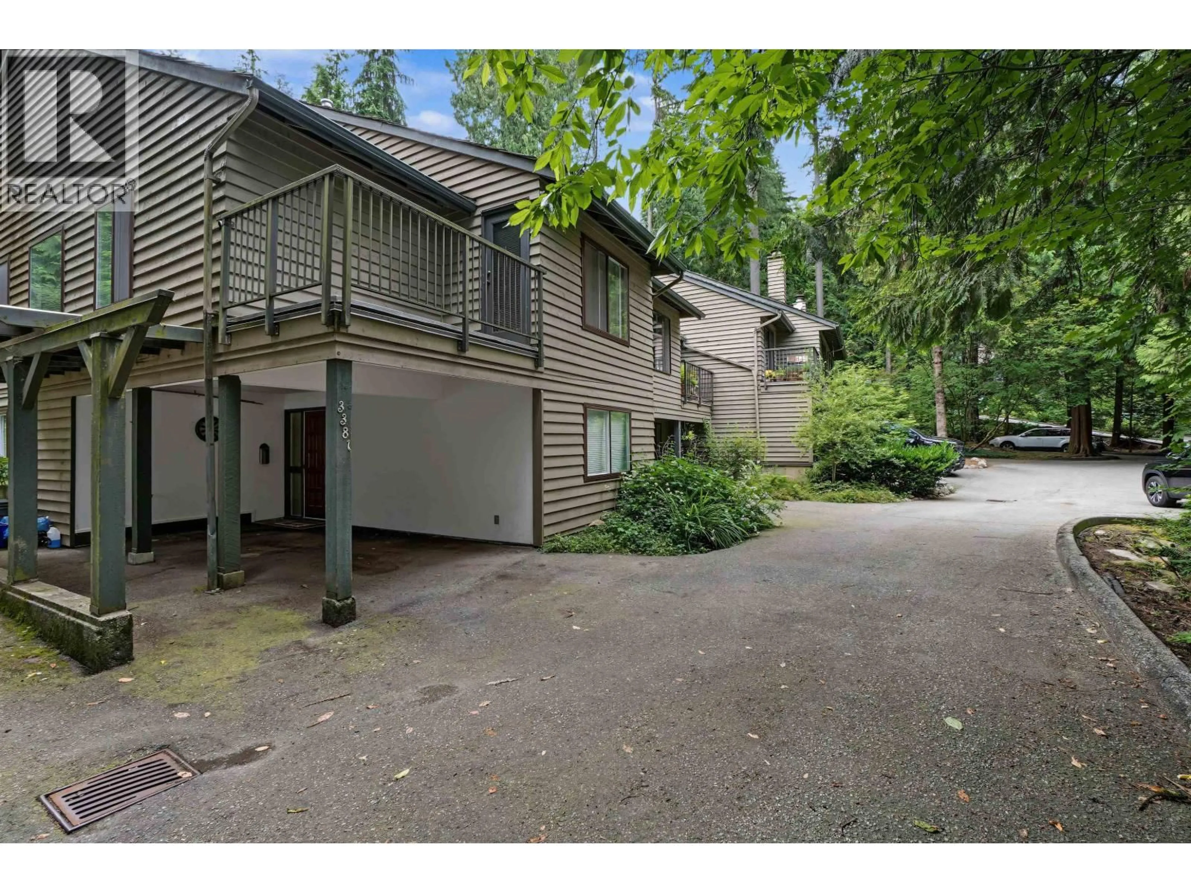 A pic from outside/outdoor area/front of a property/back of a property/a pic from drone, street for 3381 WILLIAM AVENUE, Vancouver British Columbia V7K1Z7