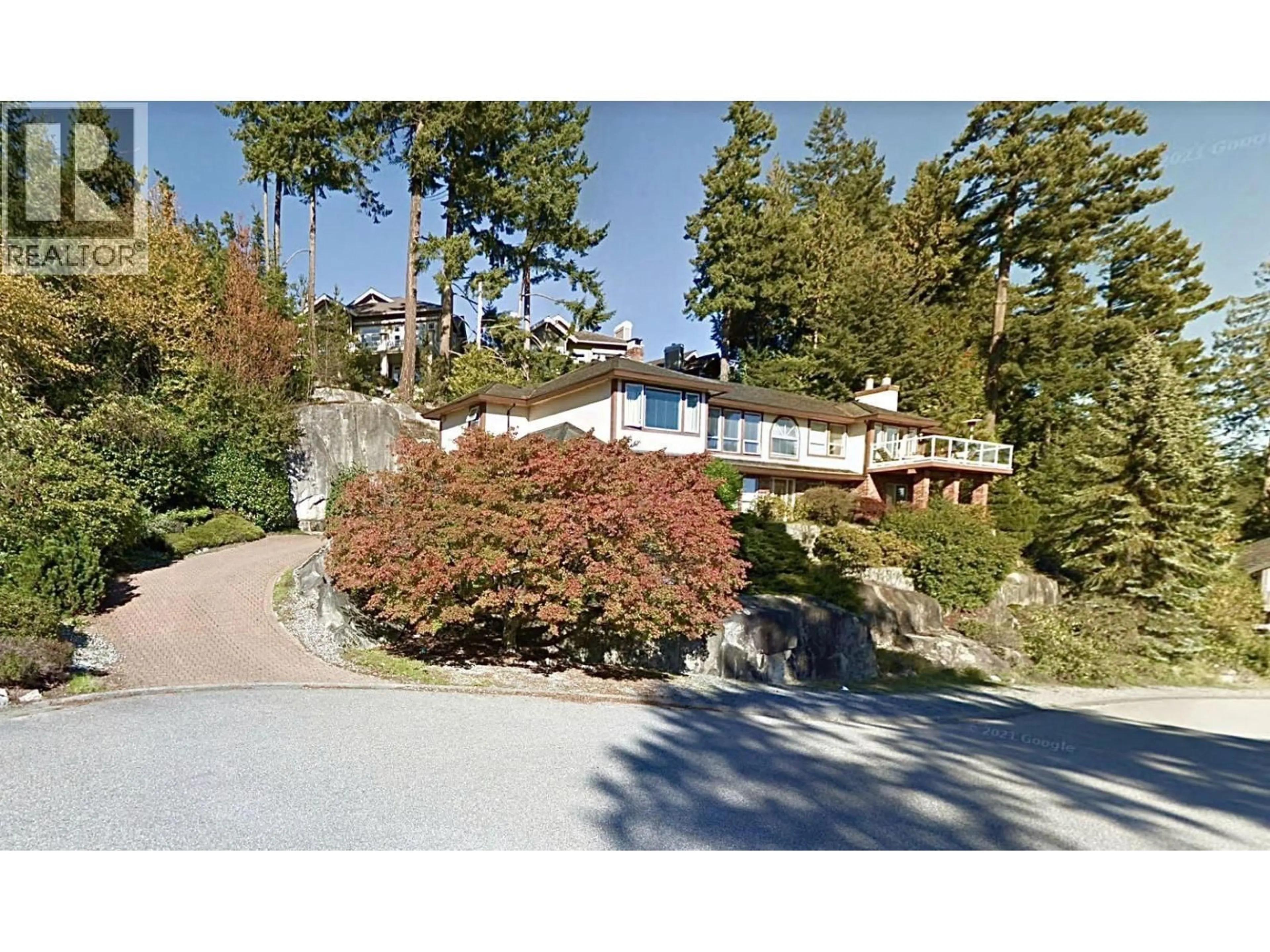 A pic from outside/outdoor area/front of a property/back of a property/a pic from drone, unknown for 4815 HEADLAND CLOSE, West Vancouver British Columbia V7W3C2