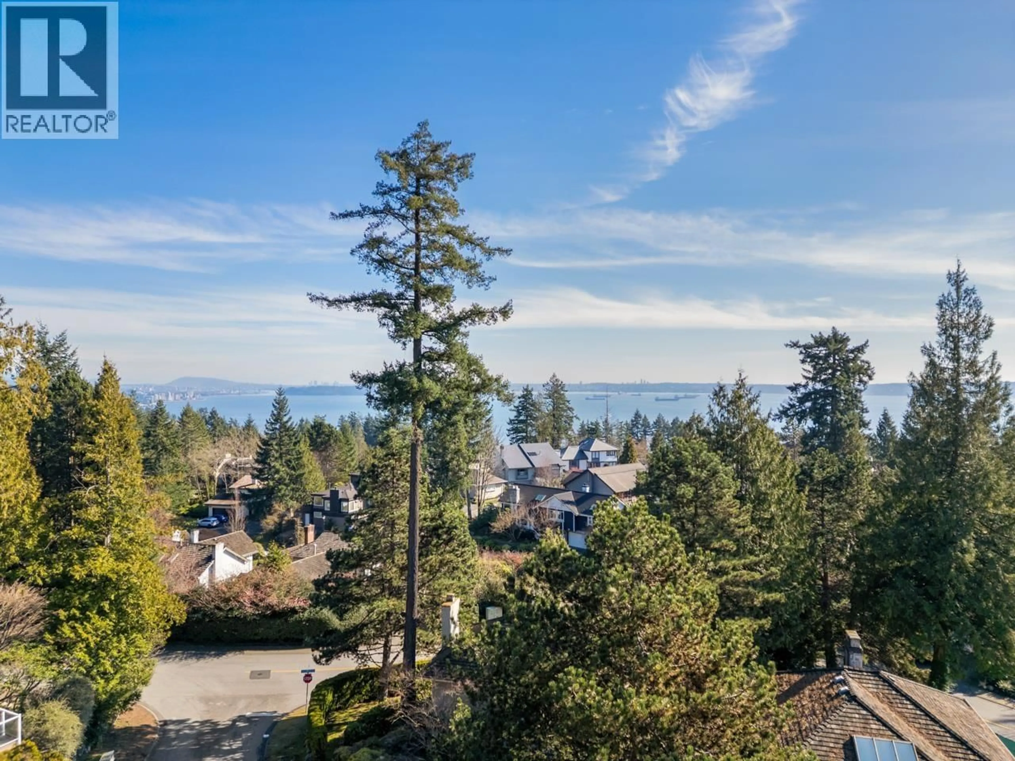 A pic from outside/outdoor area/front of a property/back of a property/a pic from drone, water/lake/river/ocean view for 4815 HEADLAND CLOSE, West Vancouver British Columbia V7W3C2
