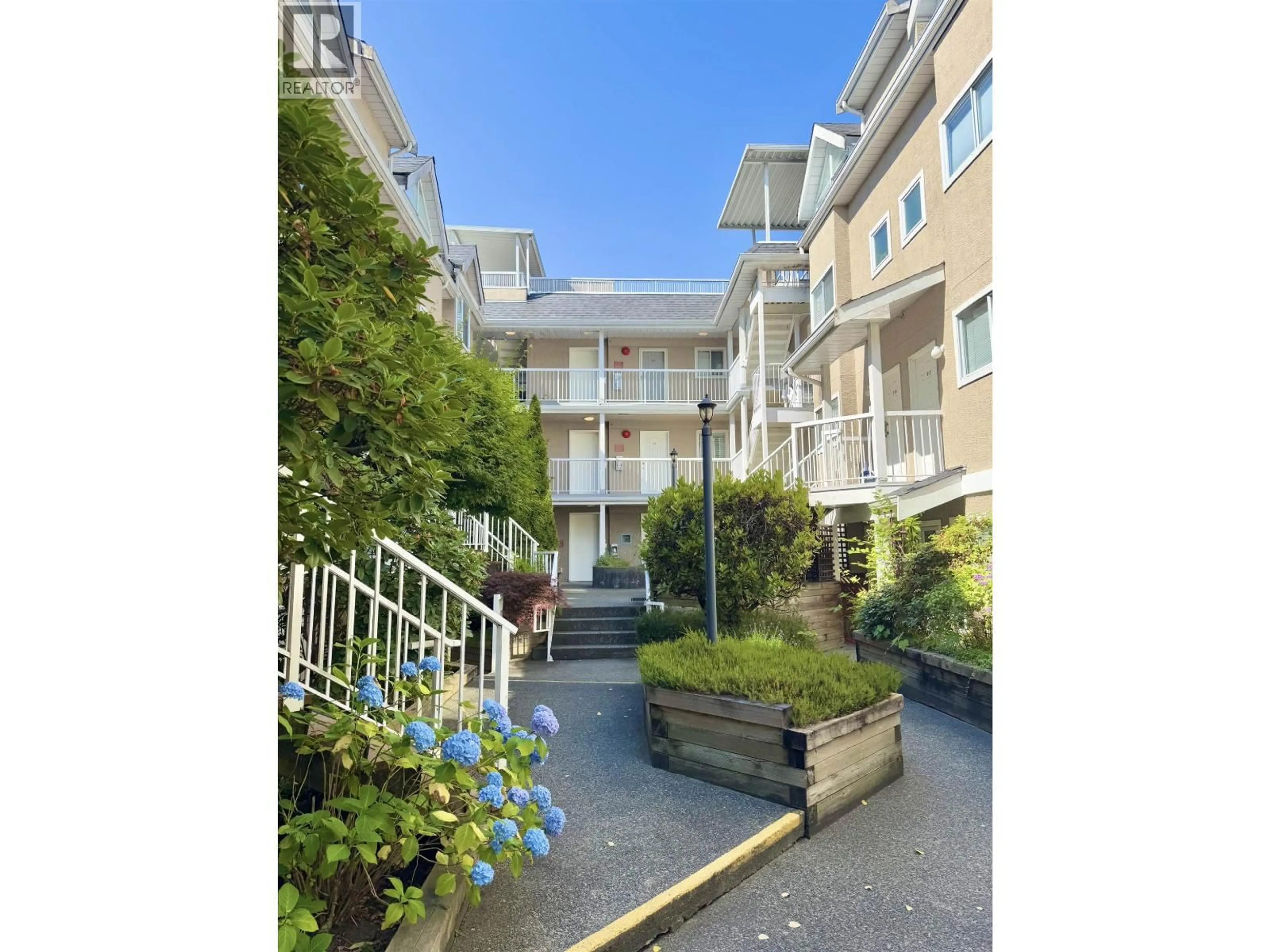Patio, street for 202 - 3683 WELLINGTON AVENUE, Vancouver British Columbia V5R4Z5