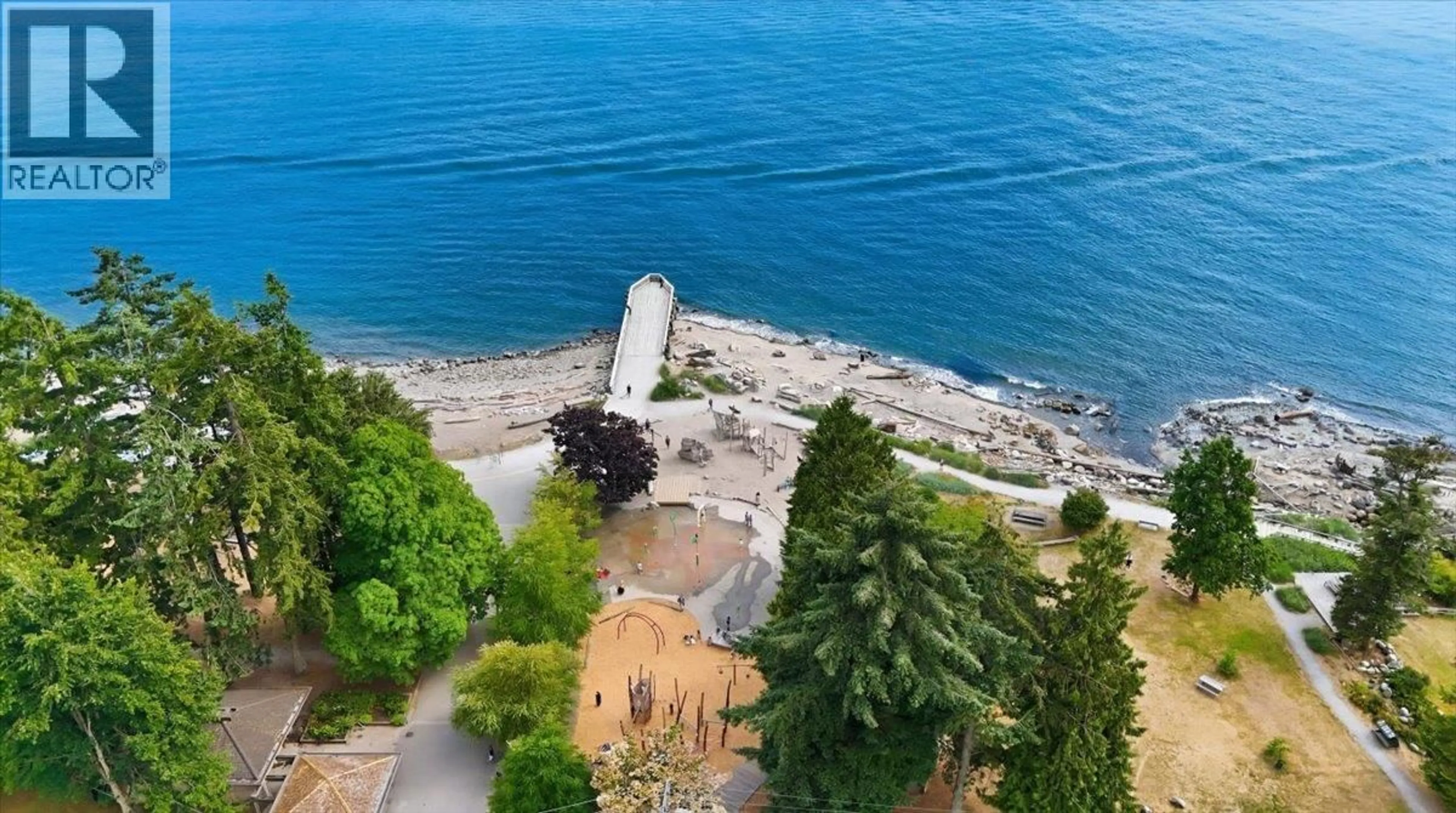 A pic from outside/outdoor area/front of a property/back of a property/a pic from drone, water/lake/river/ocean view for 802 - 1745 ESQUIMALT AVENUE, West Vancouver British Columbia V7V1R7