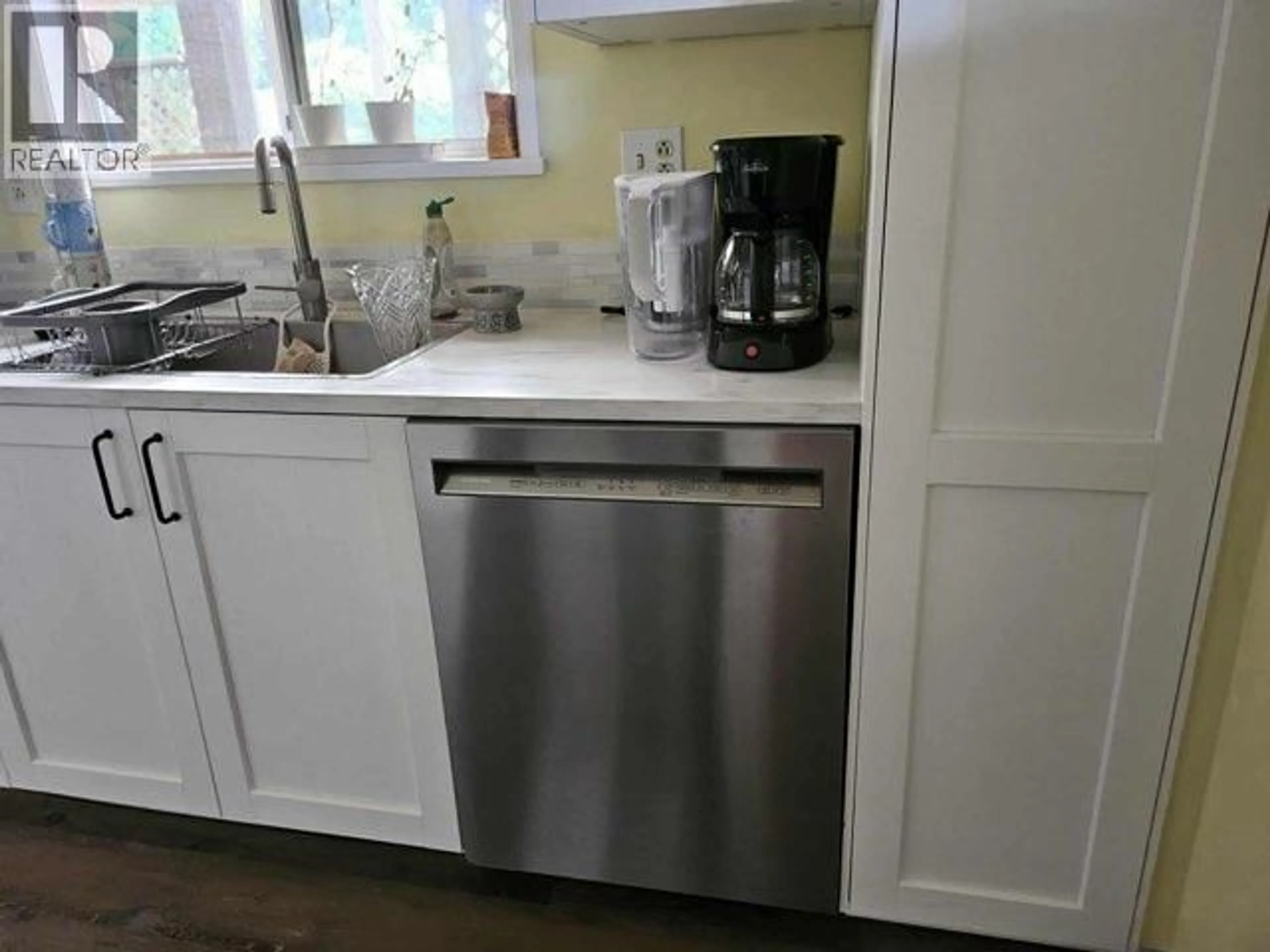 Standard kitchen, unknown for 19435 PARK ROAD, Pitt Meadows British Columbia V3Y1C8
