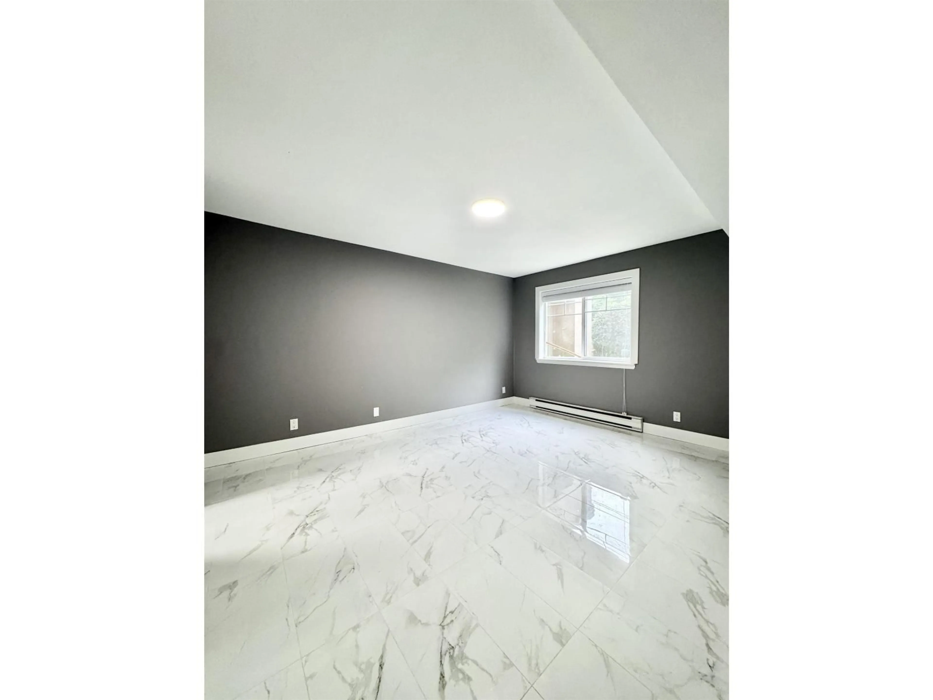 A pic of a room for 104 - 9865 140 STREET, Surrey British Columbia V3T4M4