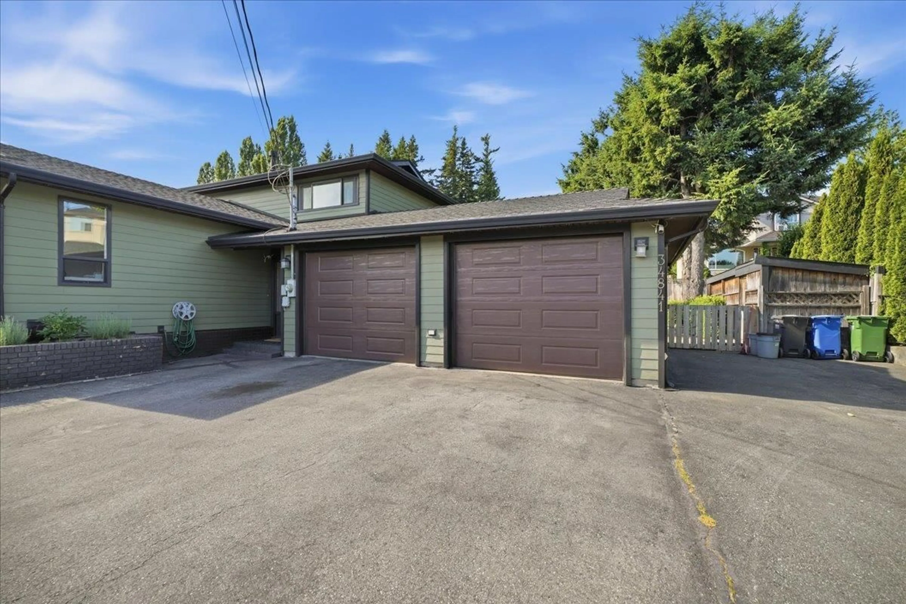 Indoor garage for 34841 MARSHALL ROAD, Abbotsford British Columbia V2S7S2