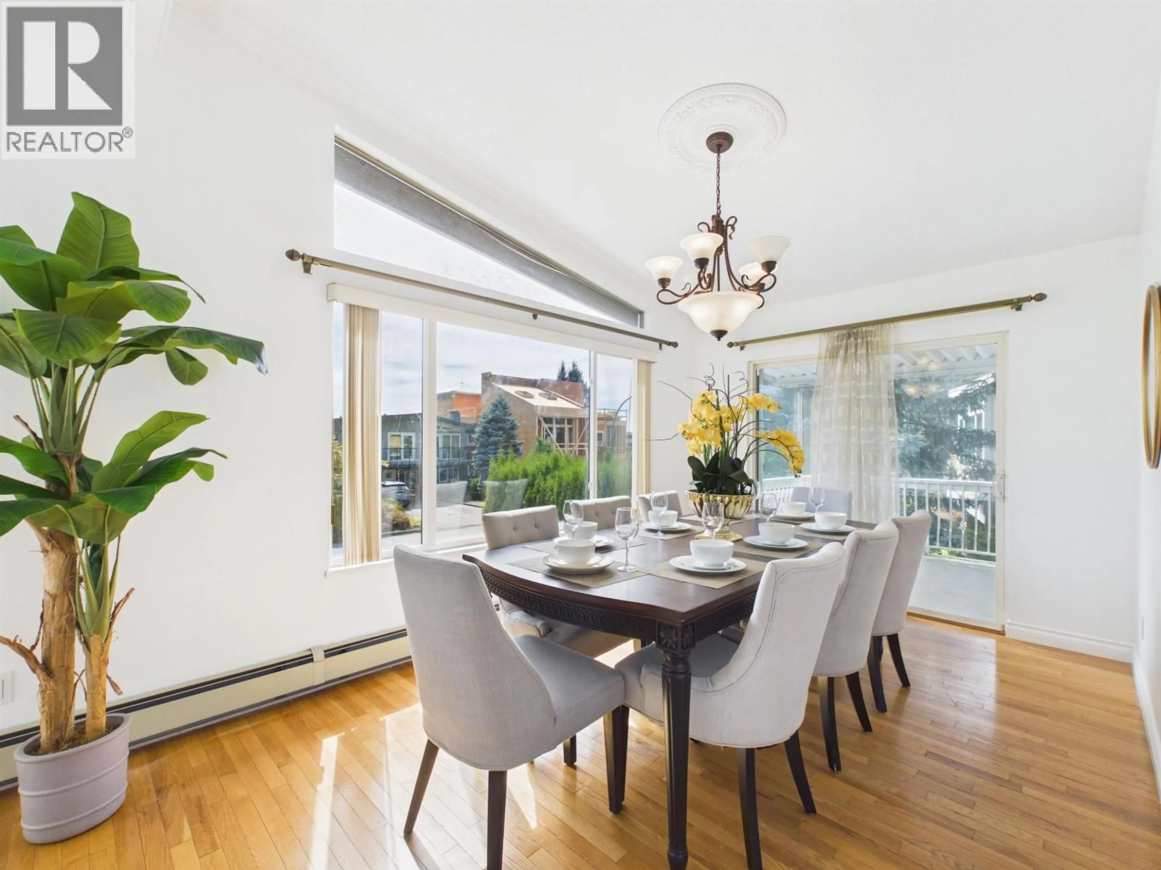 Dining room, wood/laminate floor for 951 EVERETT CRESCENT, Burnaby British Columbia V5A2N6