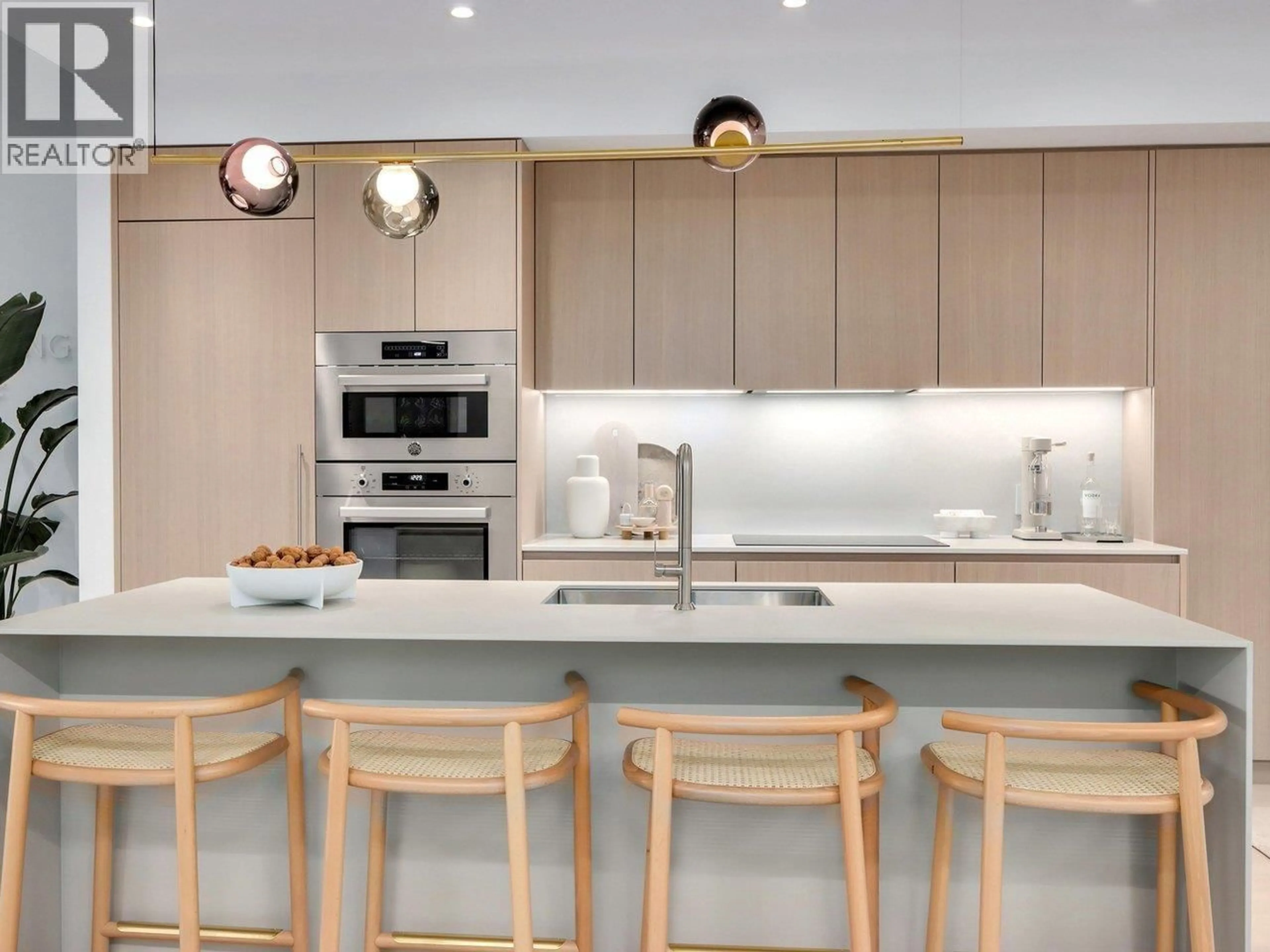 Contemporary kitchen, unknown for 302 - 1526 6TH AVENUE, Vancouver British Columbia V6J0J9