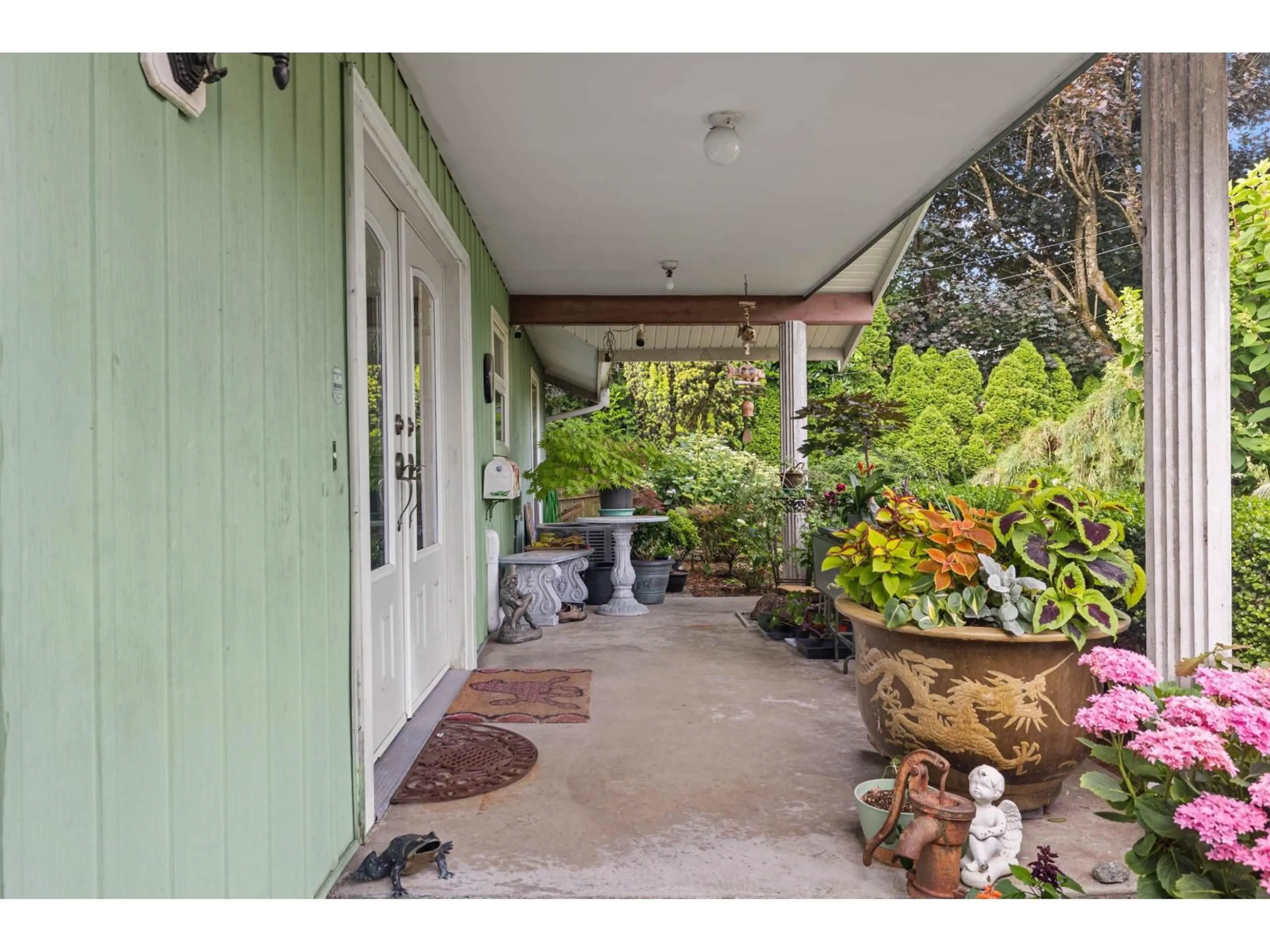 Indoor entryway for 2544 SUNNYSIDE CRESCENT, Abbotsford British Columbia V2T1Y2