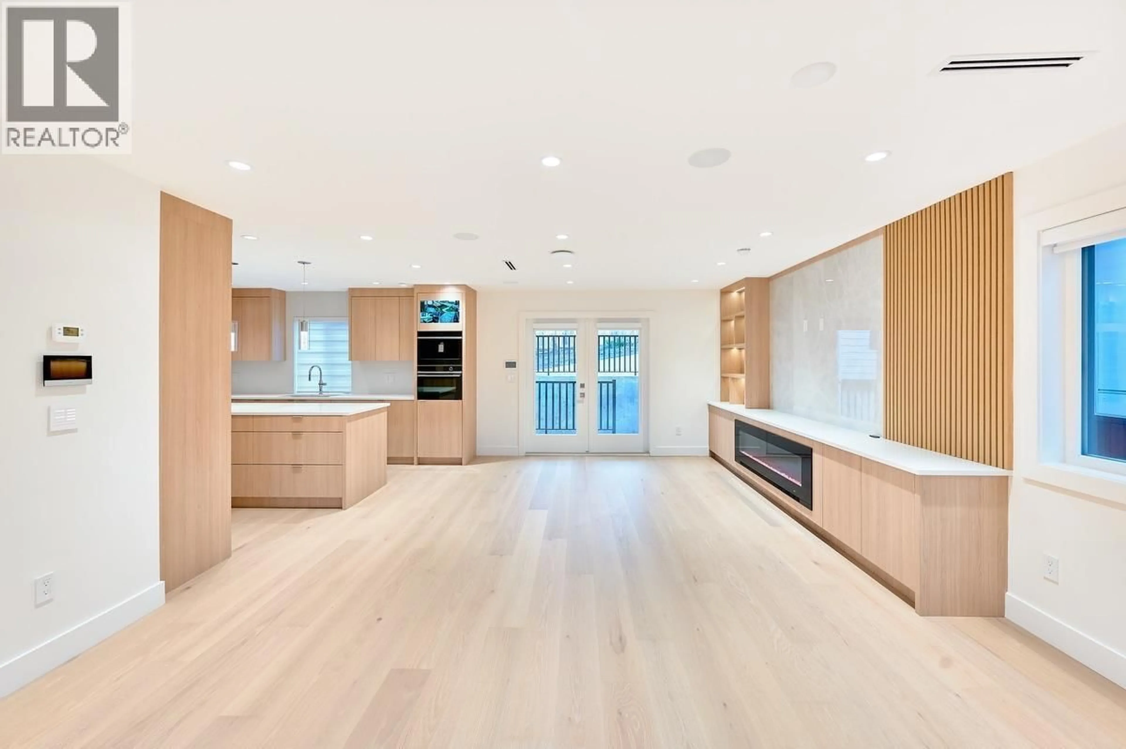 Open concept kitchen, unknown for 806 MONTROYAL BOULEVARD, North Vancouver British Columbia V7R2G6