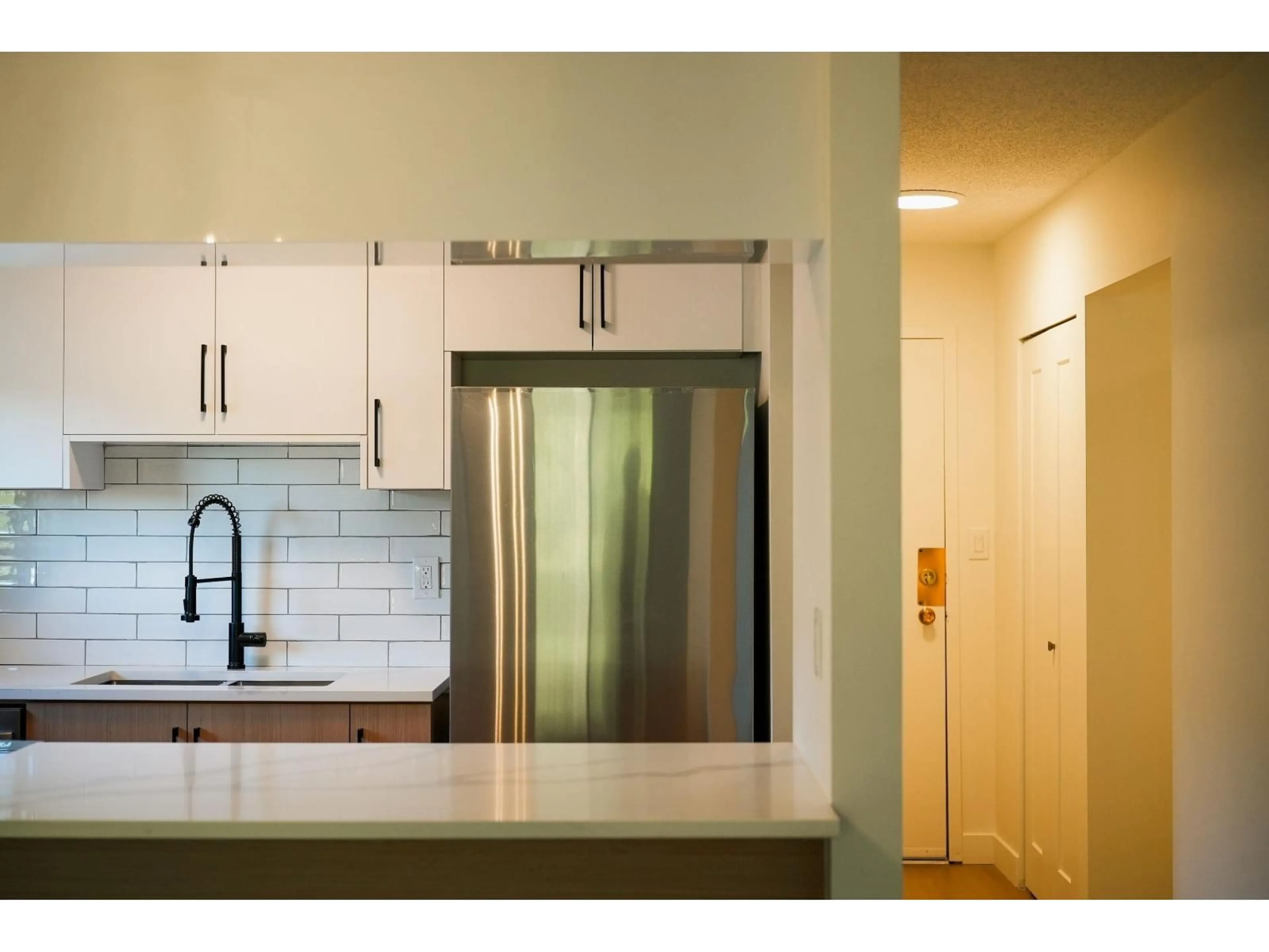Standard kitchen, unknown for 306 - 1526 GEORGE STREET, White Rock British Columbia V4B4A5