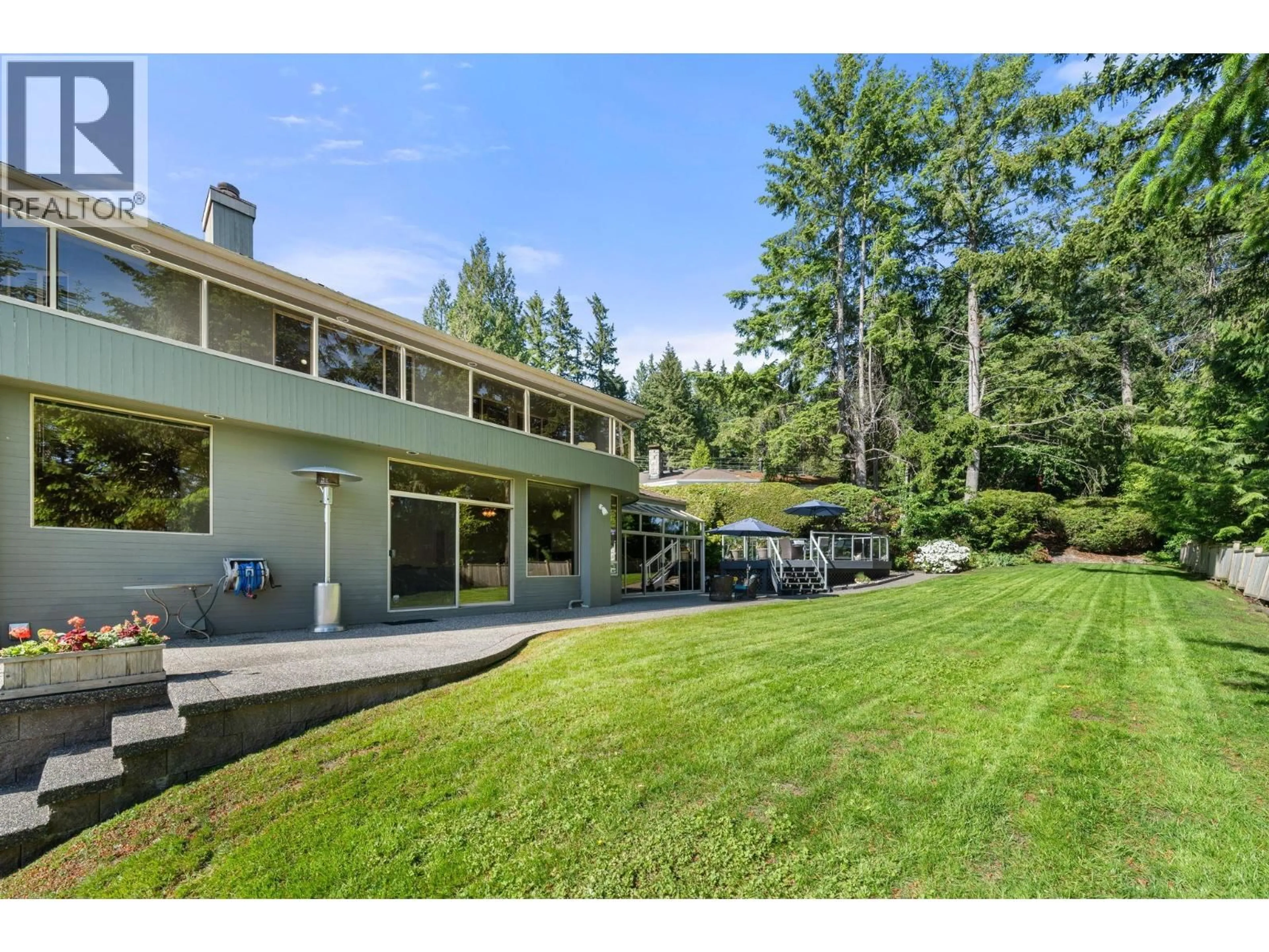 A pic from outside/outdoor area/front of a property/back of a property/a pic from drone, unknown for 4406 WOODPARK ROAD, West Vancouver British Columbia V7S2W4