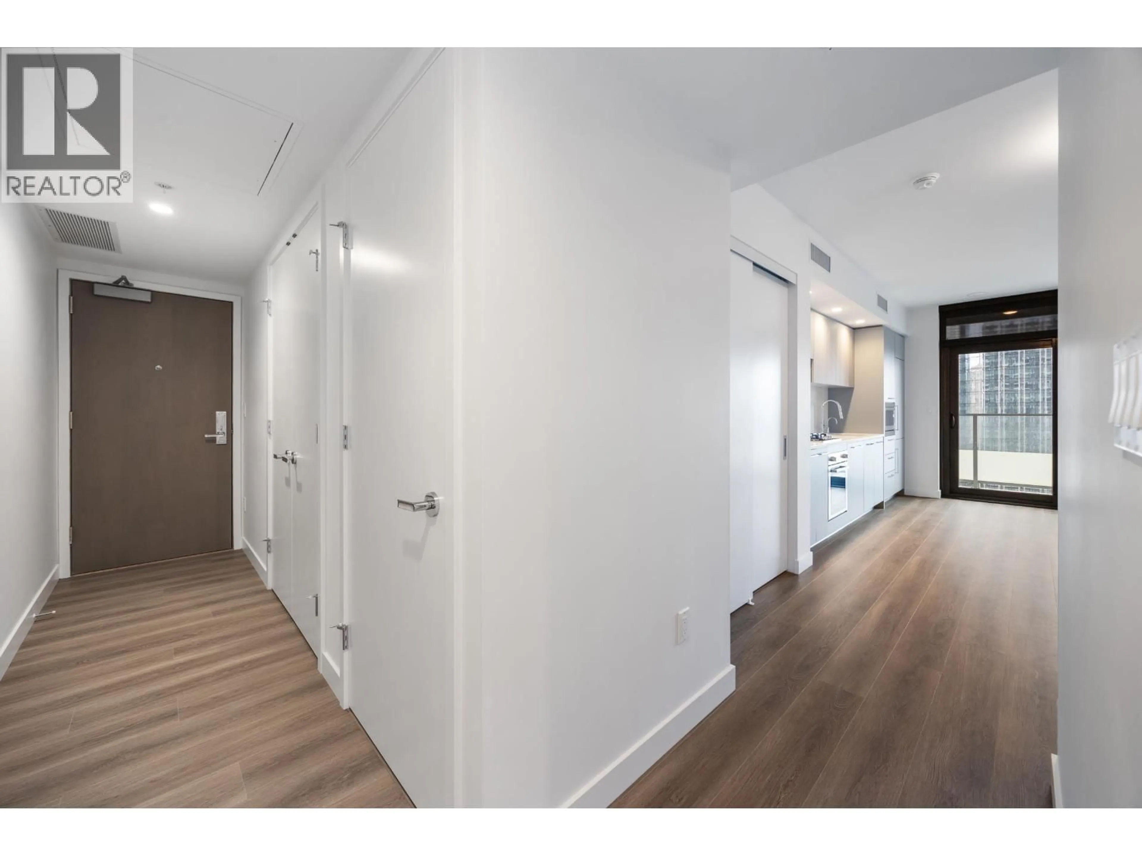 Indoor entryway for 1506 - 6608 SUSSEX AVENUE, Burnaby British Columbia V5H3B1
