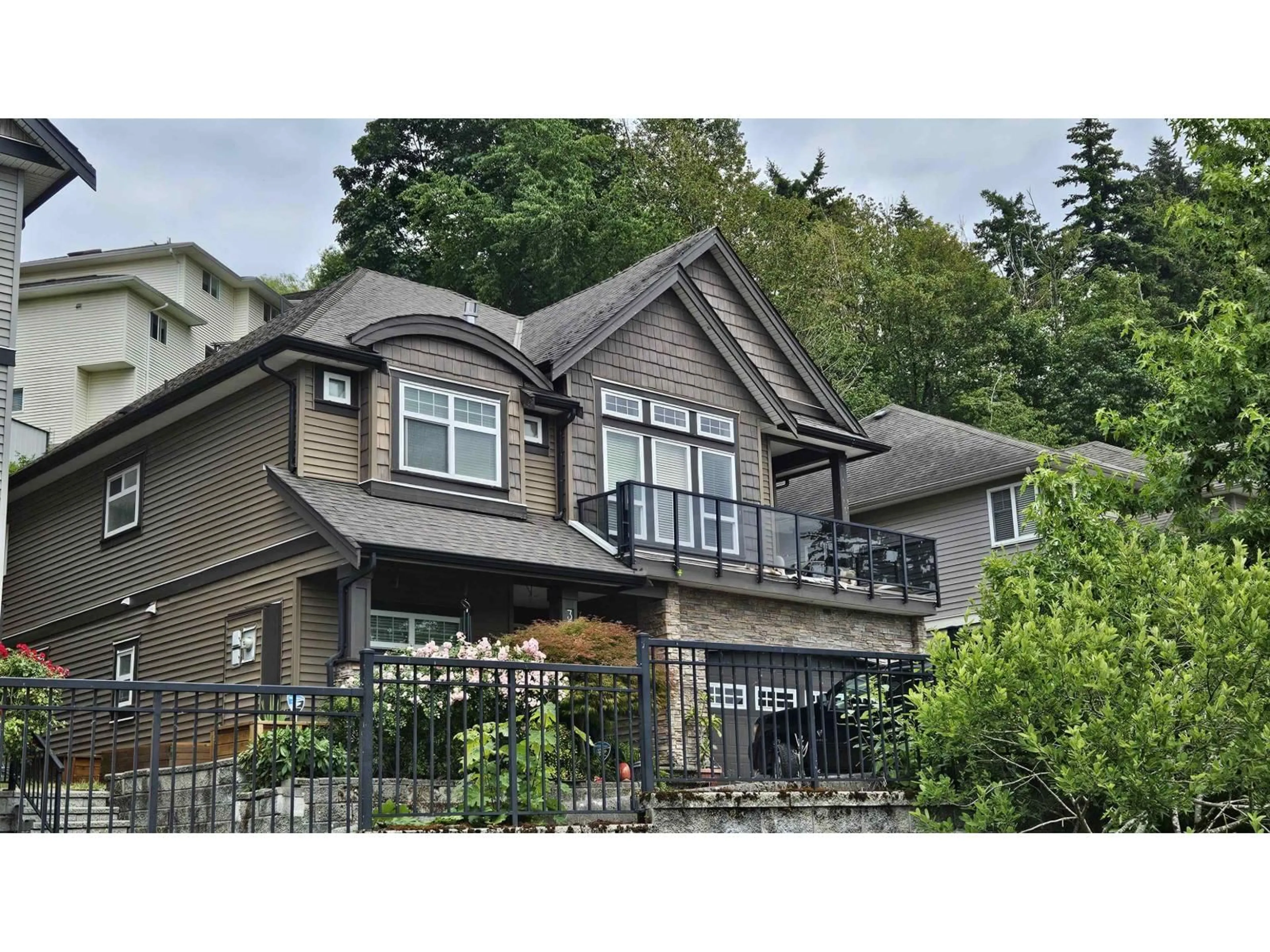 Home with vinyl exterior material, mountain view for 35599 ZANATTA LANE, Abbotsford British Columbia V3G0B4