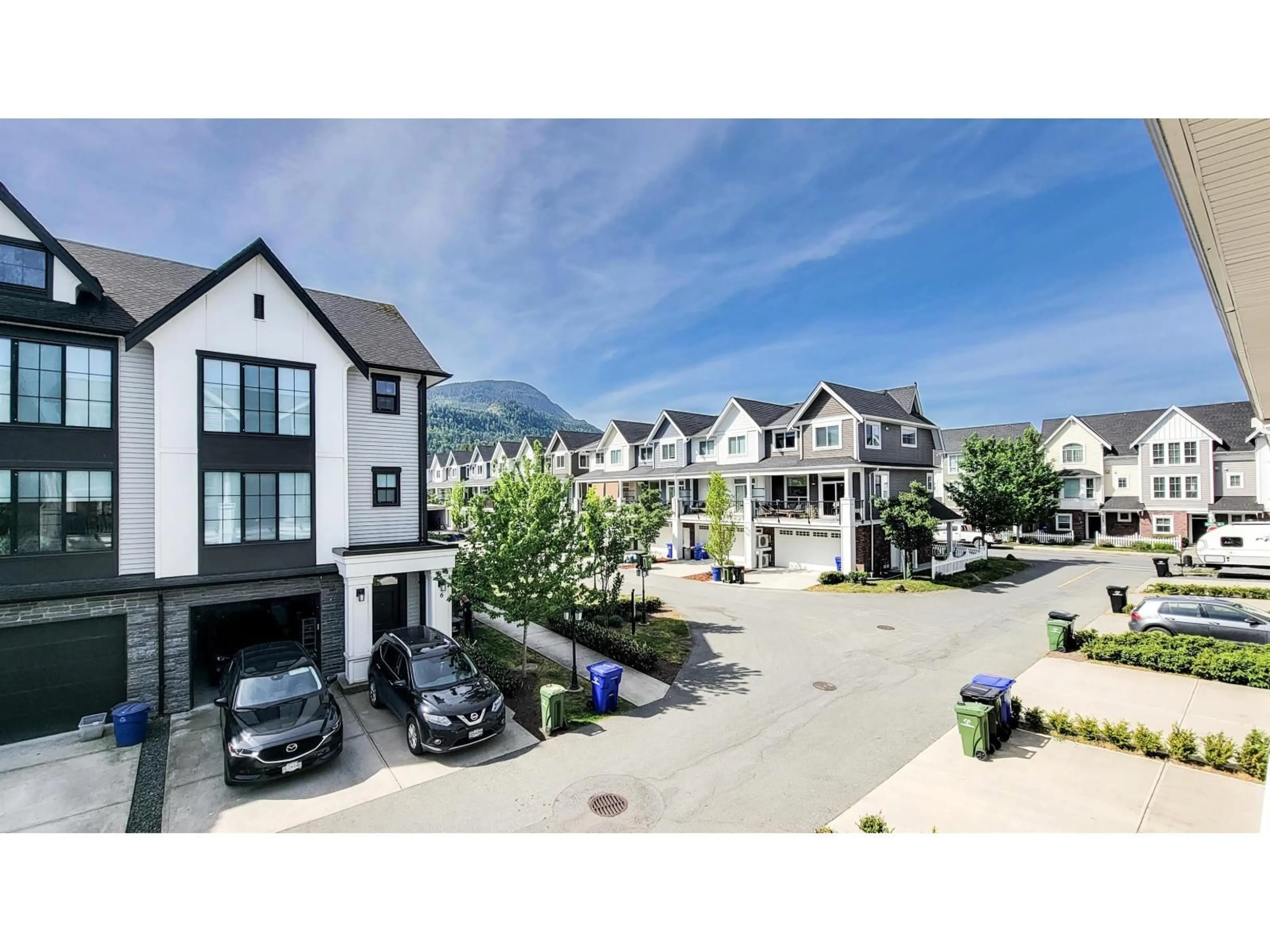 A pic from outside/outdoor area/front of a property/back of a property/a pic from drone, street for 44486 SHERRY DRIVE, Chilliwack British Columbia V2R0R6
