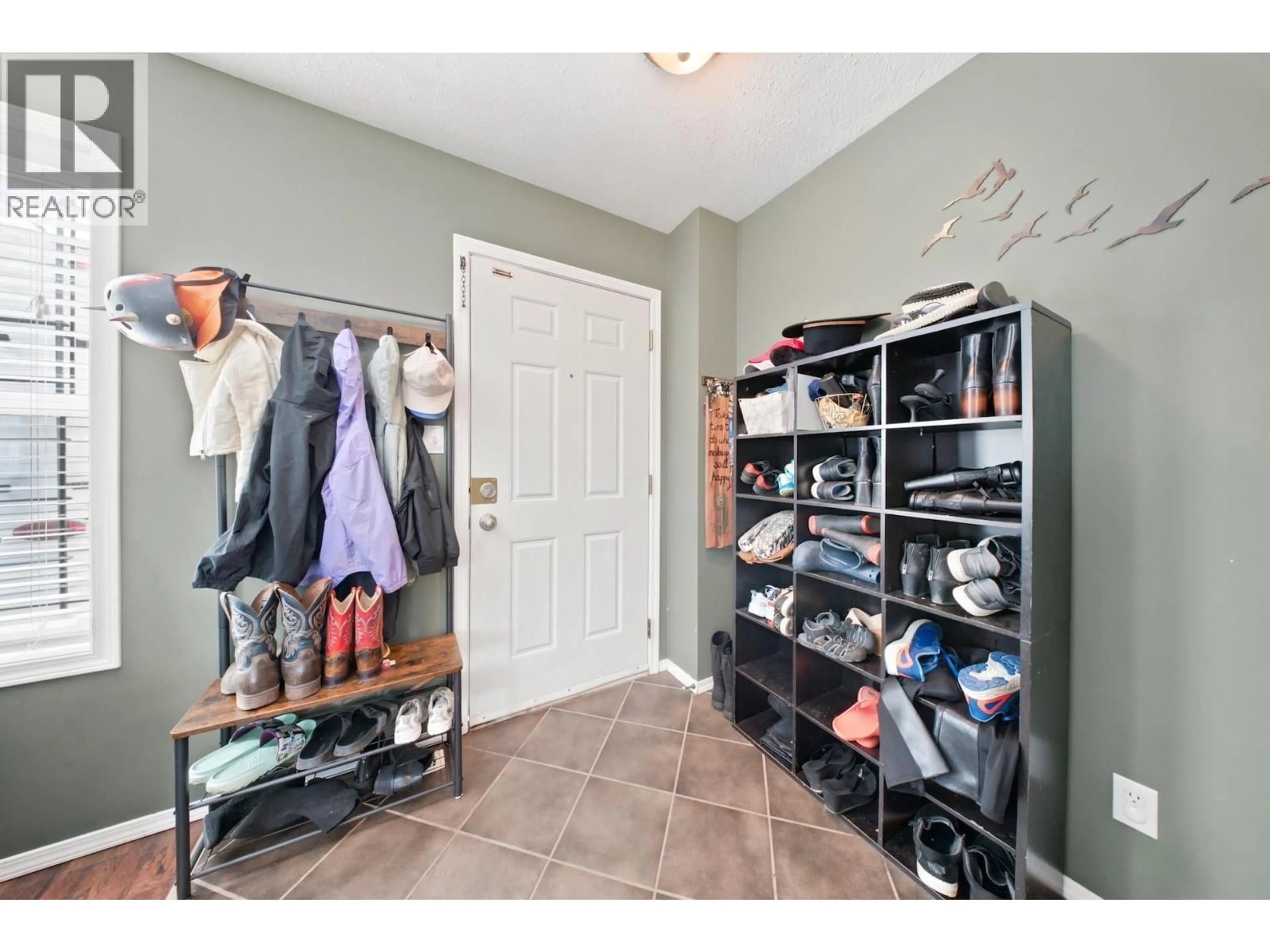 Indoor entryway for 8016 88 AVENUE, Fort St. John British Columbia V1J7G9