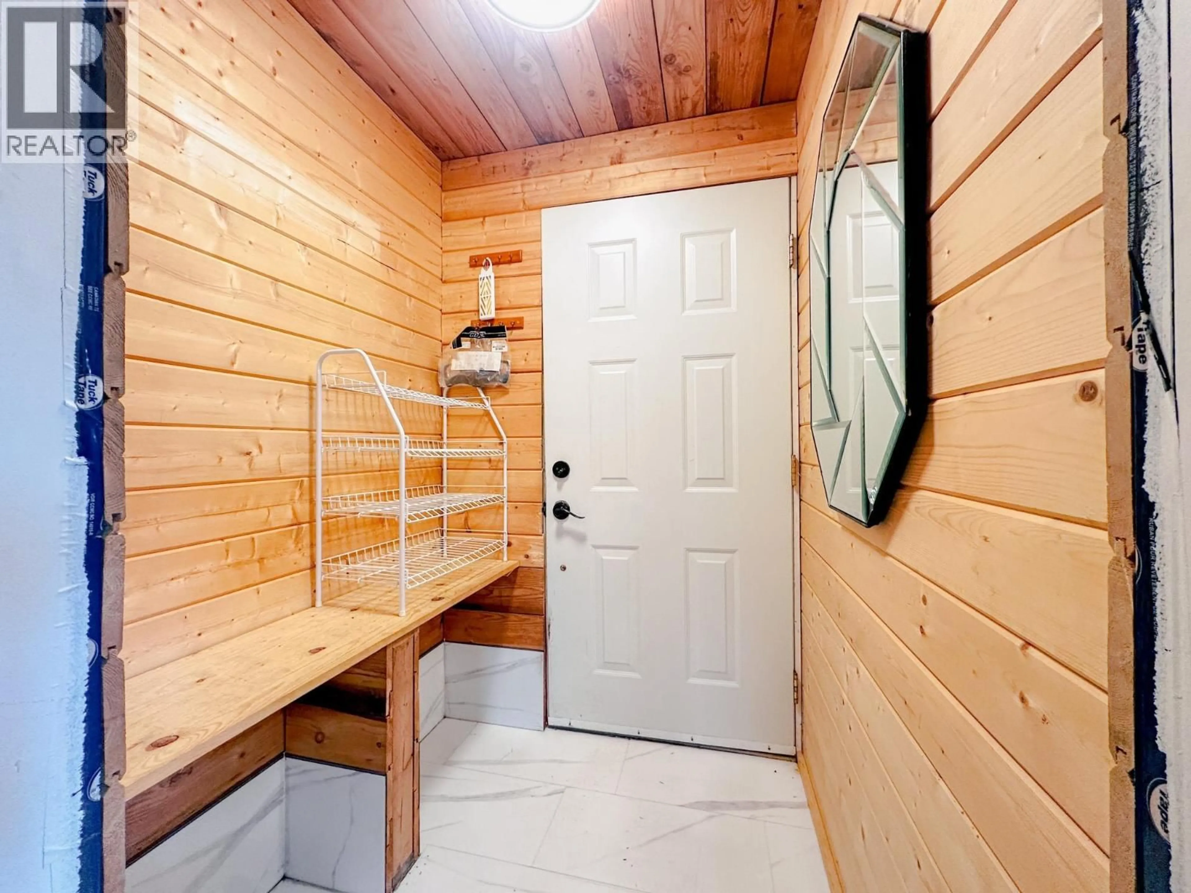 Indoor entryway for 1880 NASH ROAD, Burns Lake British Columbia V0J1E1