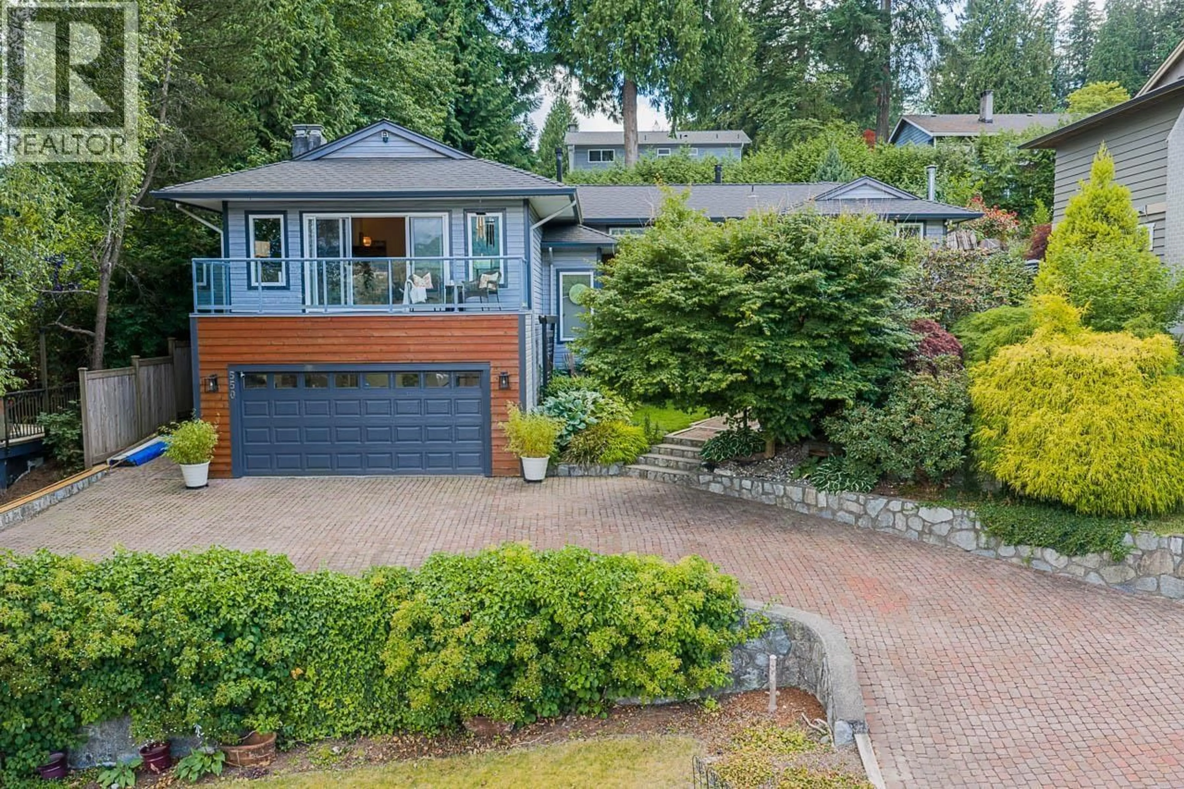 A pic from outside/outdoor area/front of a property/back of a property/a pic from drone, unknown for 550 YALE ROAD, Port Moody British Columbia V3H3K3