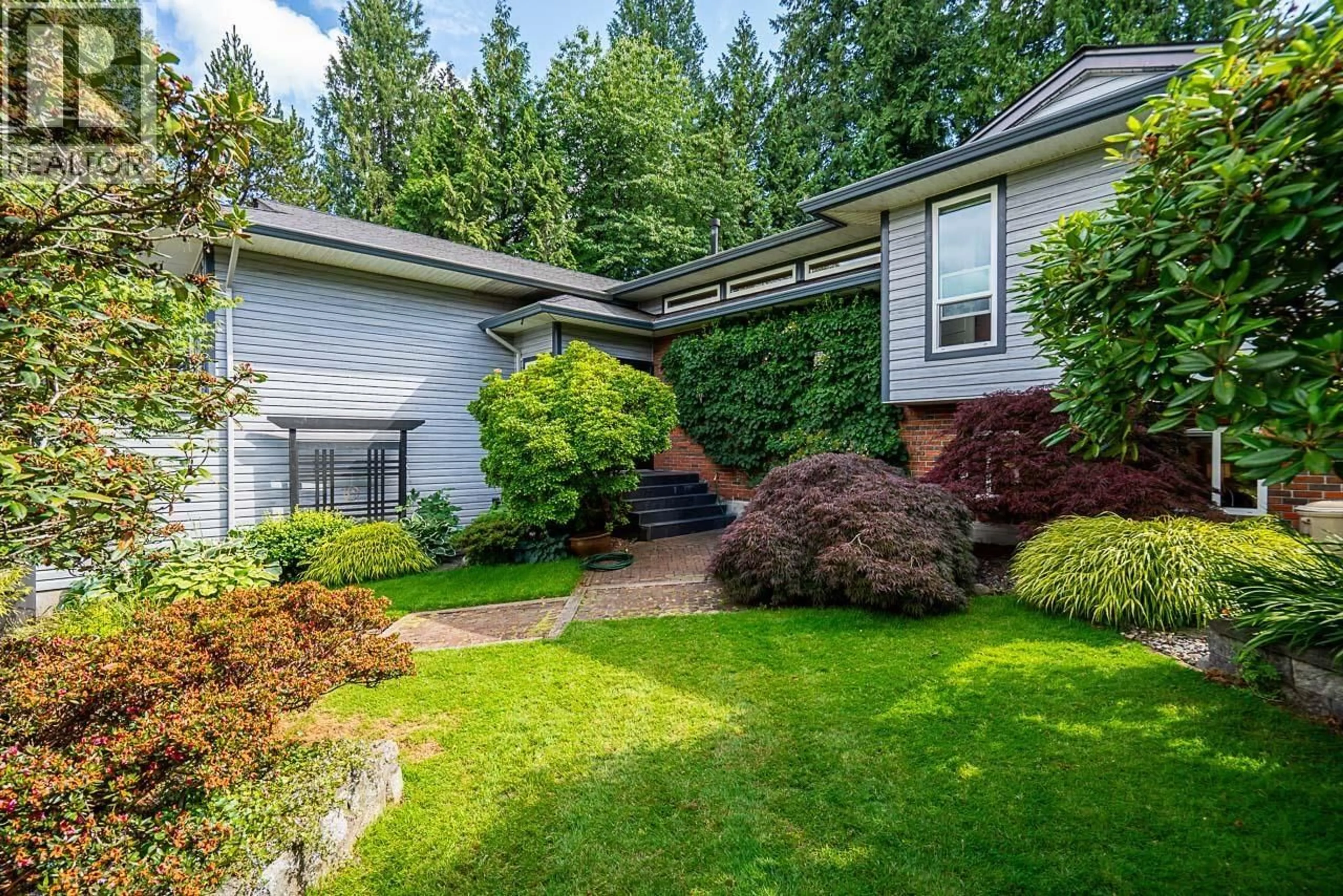 Home with vinyl exterior material, unknown for 550 YALE ROAD, Port Moody British Columbia V3H3K3