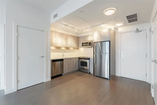 3303 - 13308 CENTRAL AVENUE, Surrey 5
