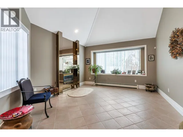 1372 OXFORD STREET, Coquitlam 5