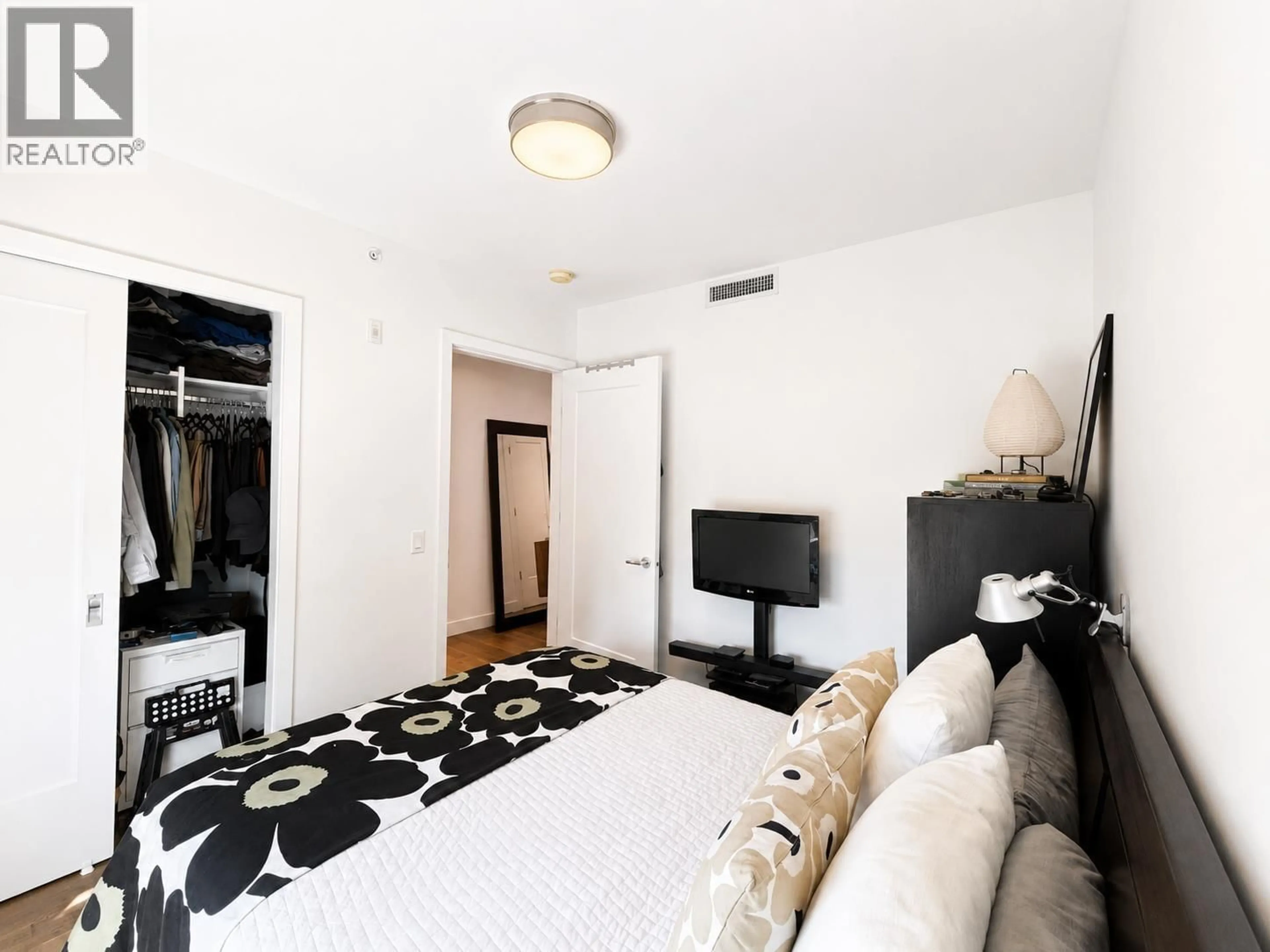Bedroom with bed, unknown for 304 - 5693 ELIZABETH STREET, Vancouver British Columbia V5Y3K1