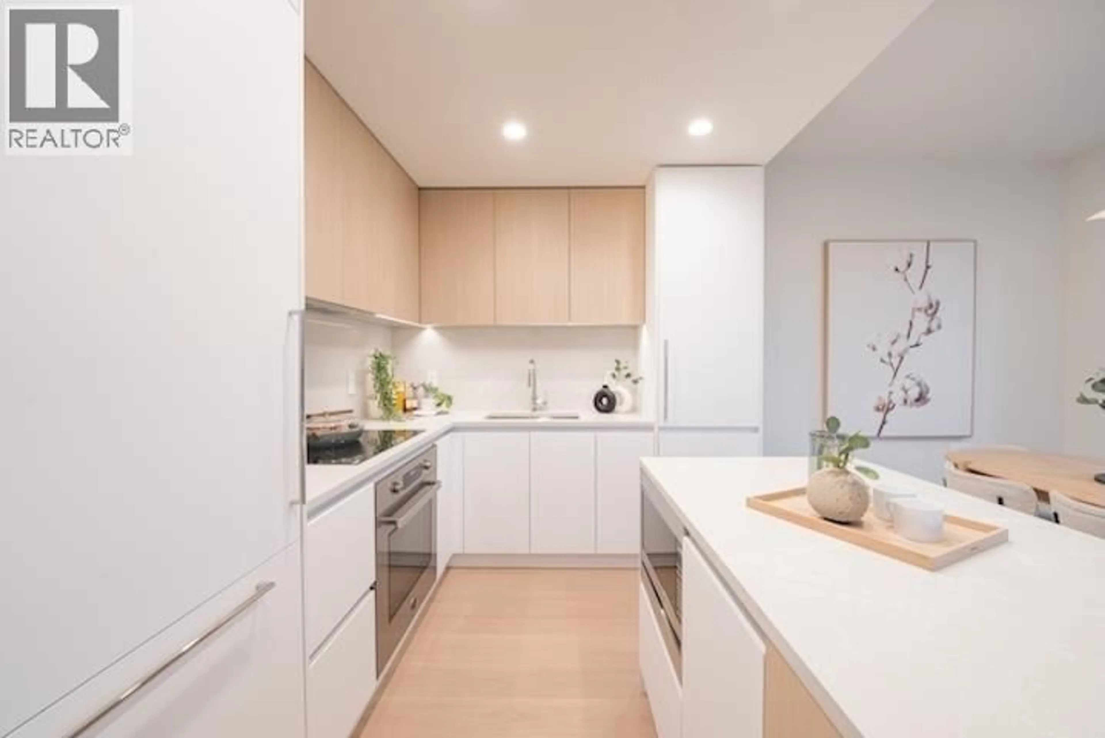 Standard kitchen, unknown for 205 - 585 KEMSLEY AVENUE, Coquitlam British Columbia V3J3Z1