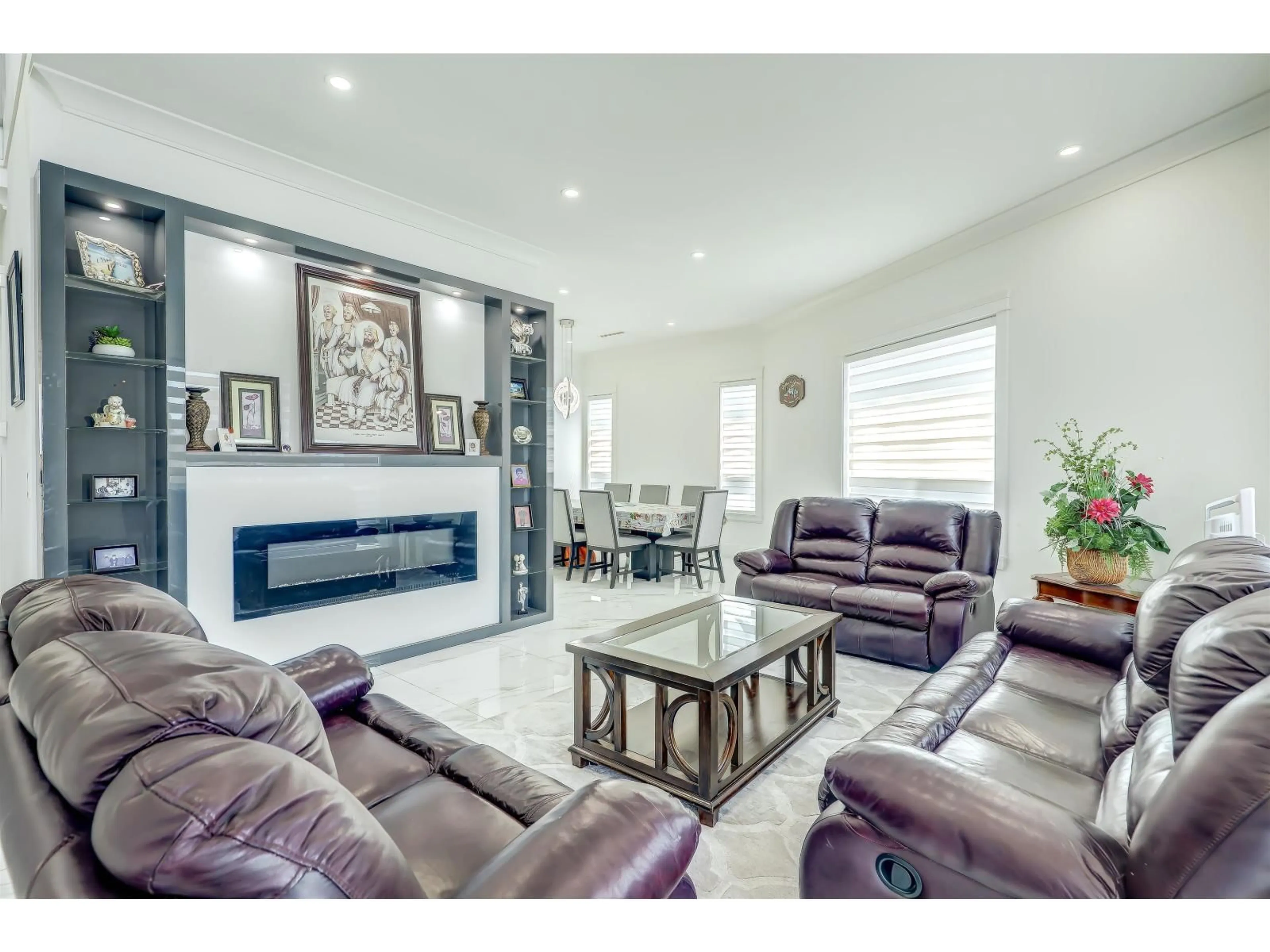 Living room with furniture, unknown for 16181 89A AVENUE, Surrey British Columbia V4N2Z4