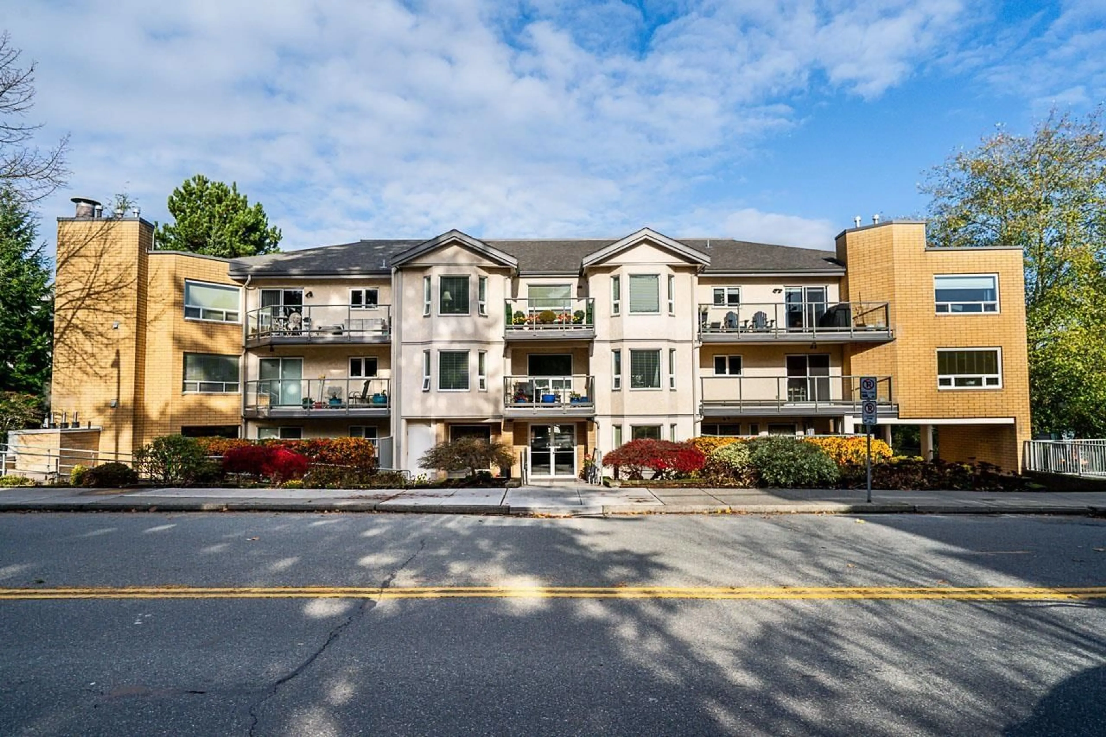 Unknown for 212 - 15255 18 AVENUE, Surrey British Columbia V4A1W9