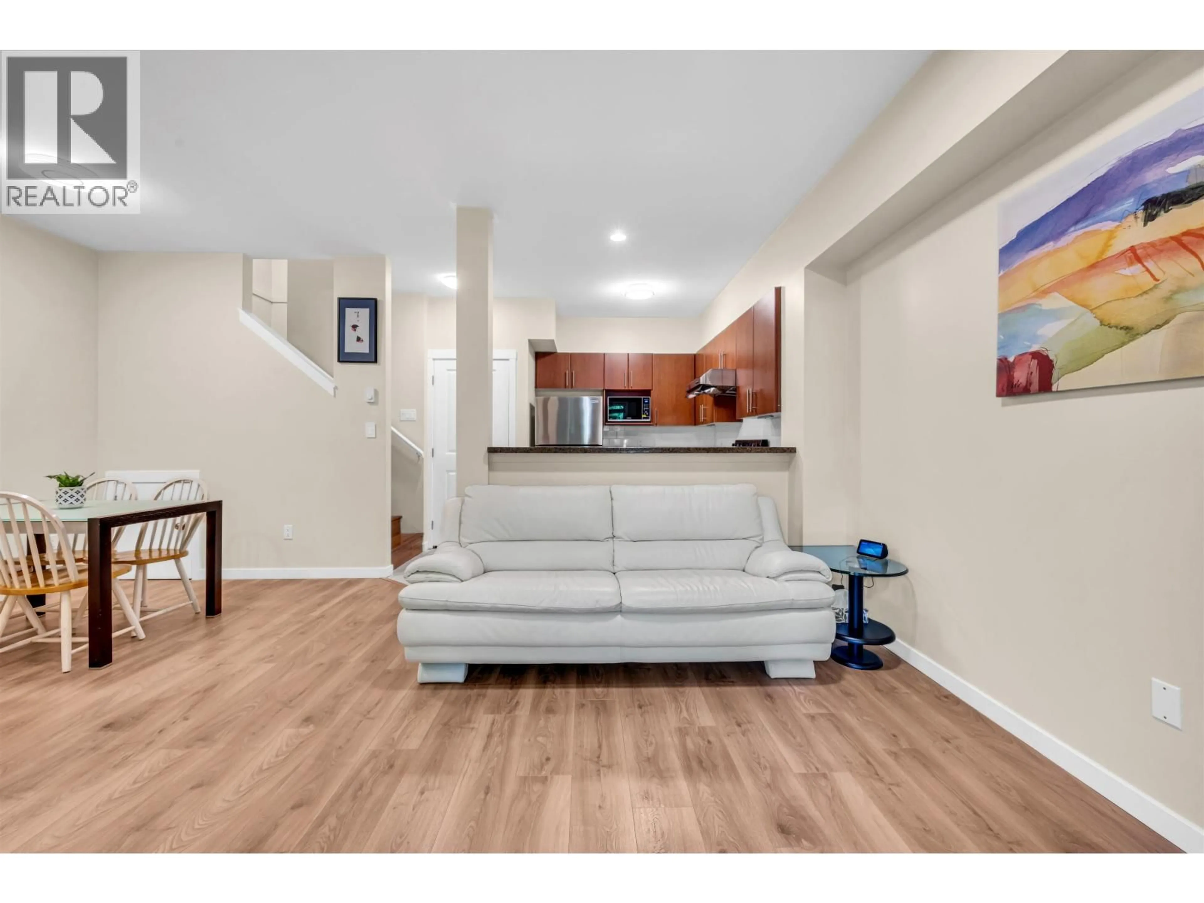 Living room with furniture, unknown for 8 - 7136 18TH AVENUE, Burnaby British Columbia V3N1H1