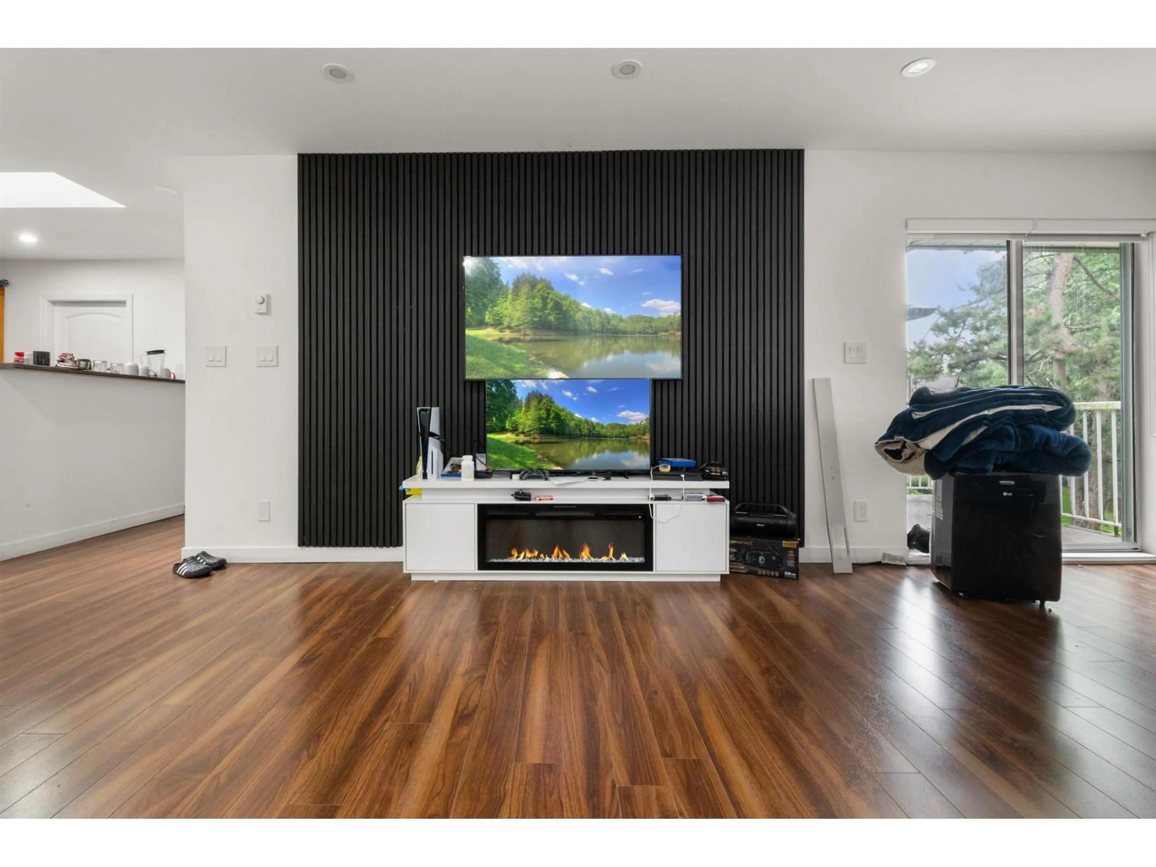 Home theater for 1006 - 1750 MCKENZIE ROAD, Abbotsford British Columbia V2S3Z3