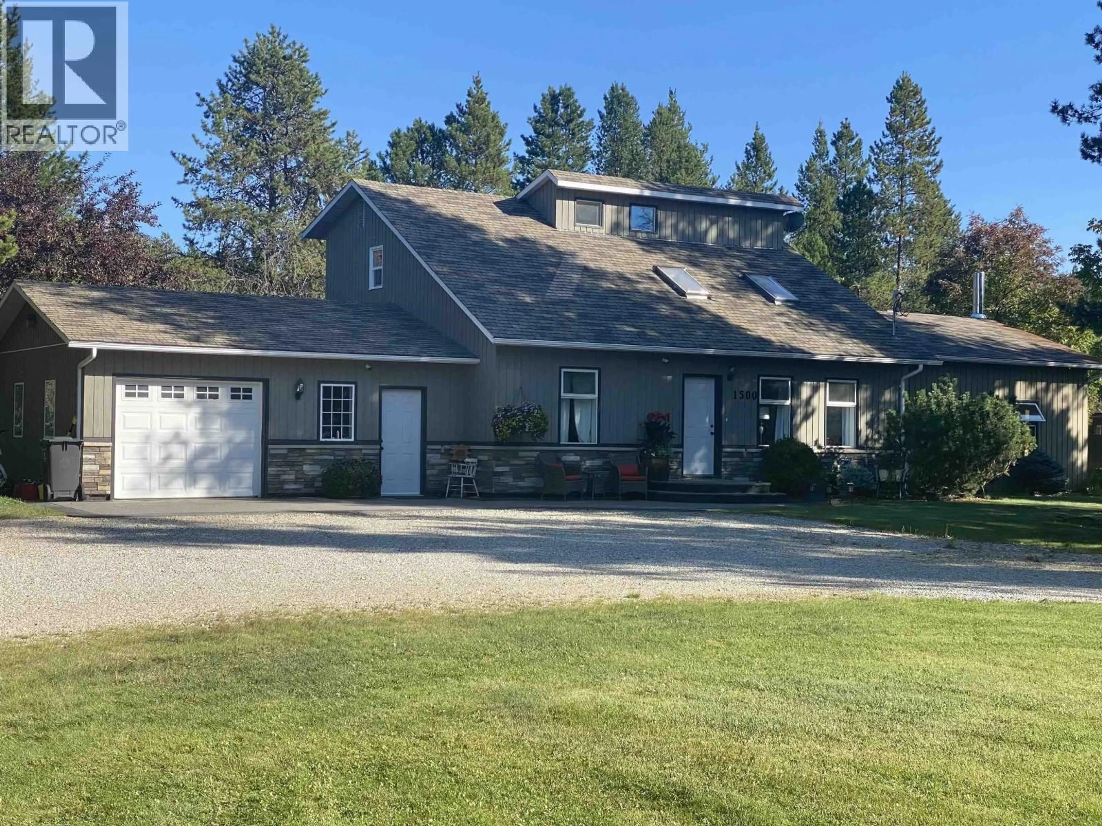 A pic from outside/outdoor area/front of a property/back of a property/a pic from drone, unknown for 1500 ASH STREET, Valemount British Columbia V0E2Z0