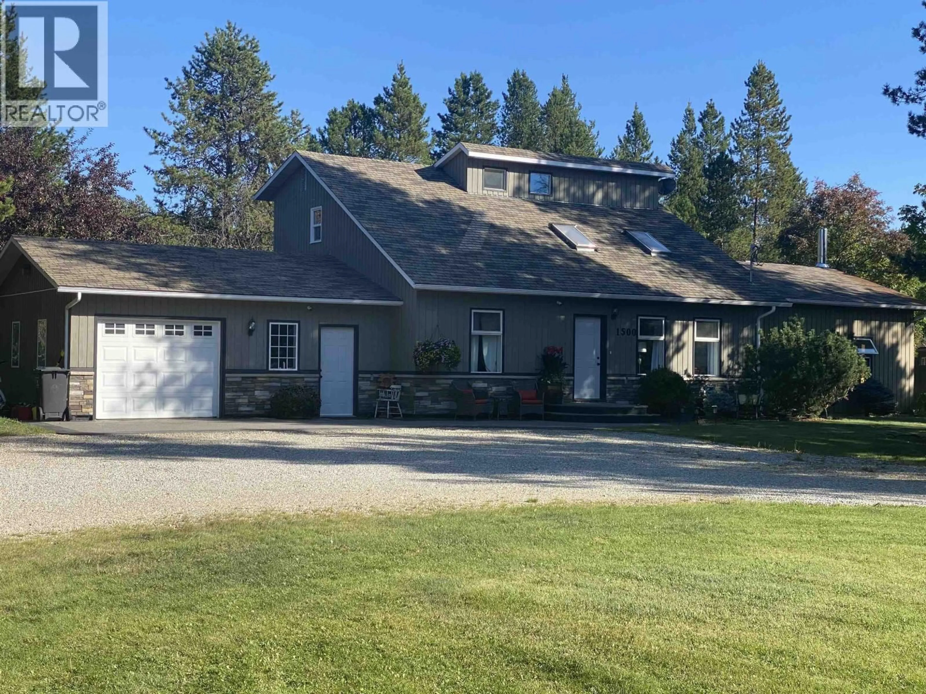 A pic from outside/outdoor area/front of a property/back of a property/a pic from drone, unknown for 1500 ASH STREET, Valemount British Columbia V0E2Z0