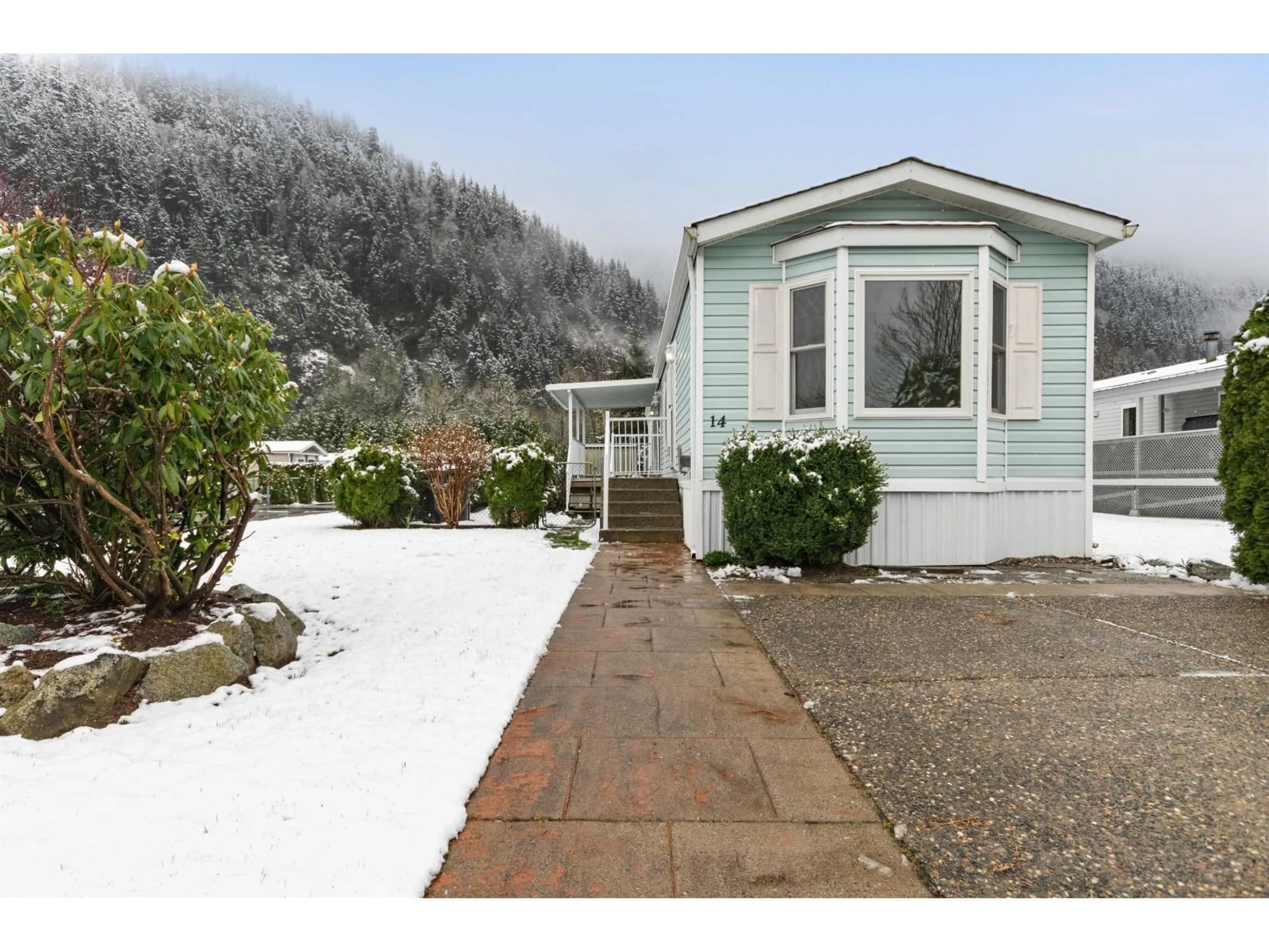Home with vinyl exterior material, mountain view for 14 - 62790 FLOOD HOPE ROAD, Hope British Columbia V0X1L2