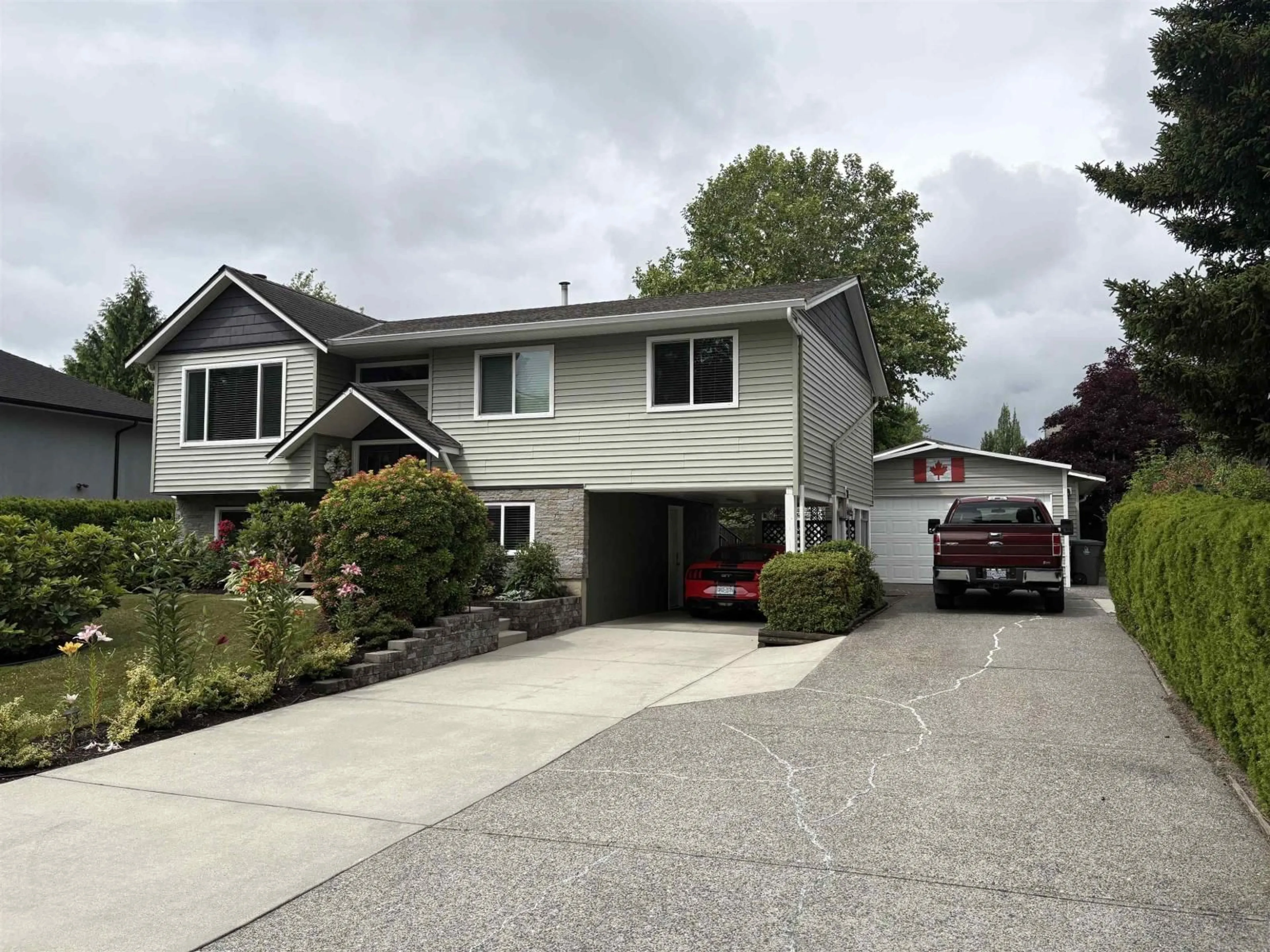 Home with vinyl exterior material, street for 6323 CHARBRAY PLACE, Surrey British Columbia V3S5H6
