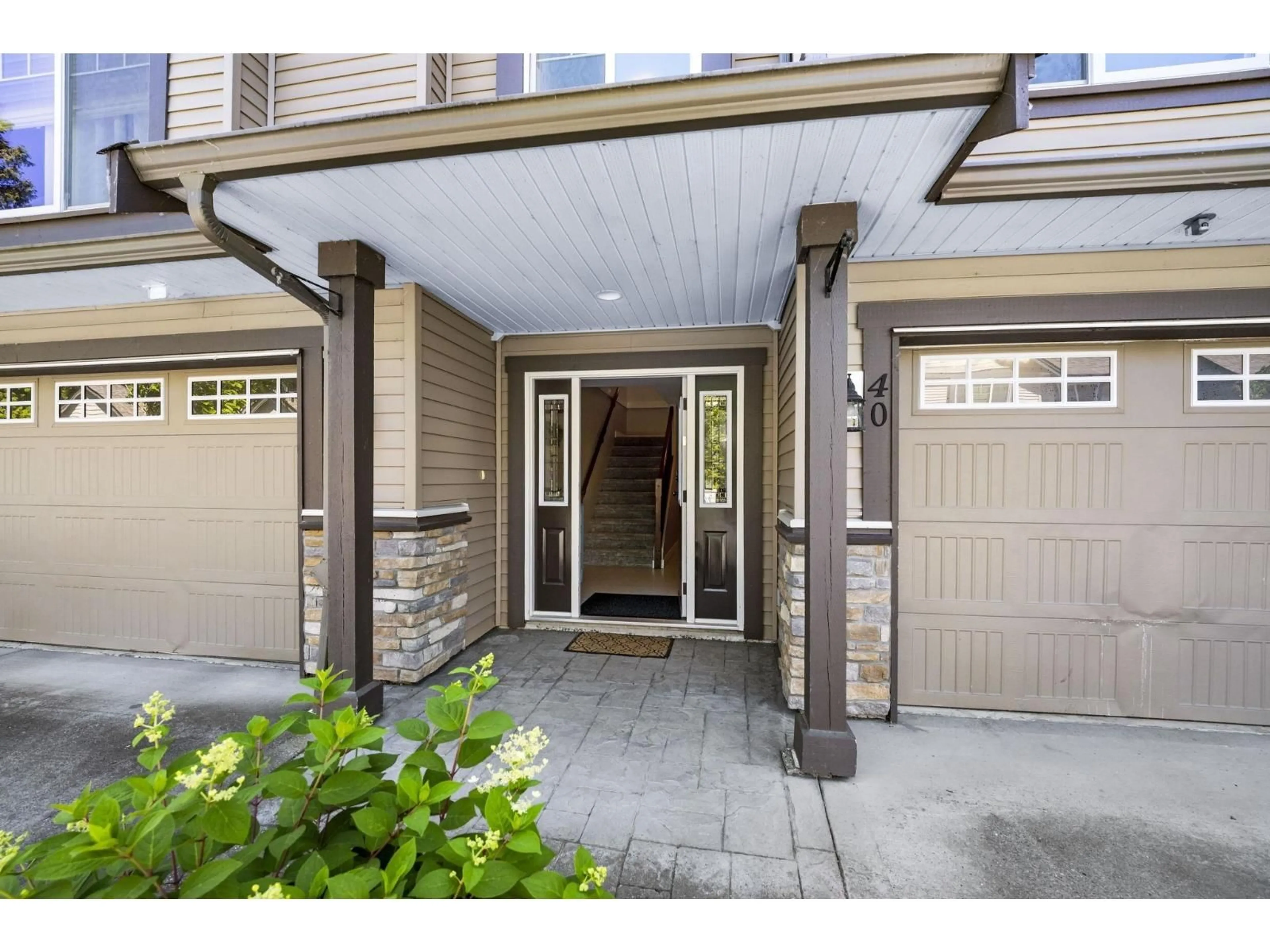 Indoor entryway for 40 - 46791 HUDSON ROAD, Chilliwack British Columbia V2R0L5