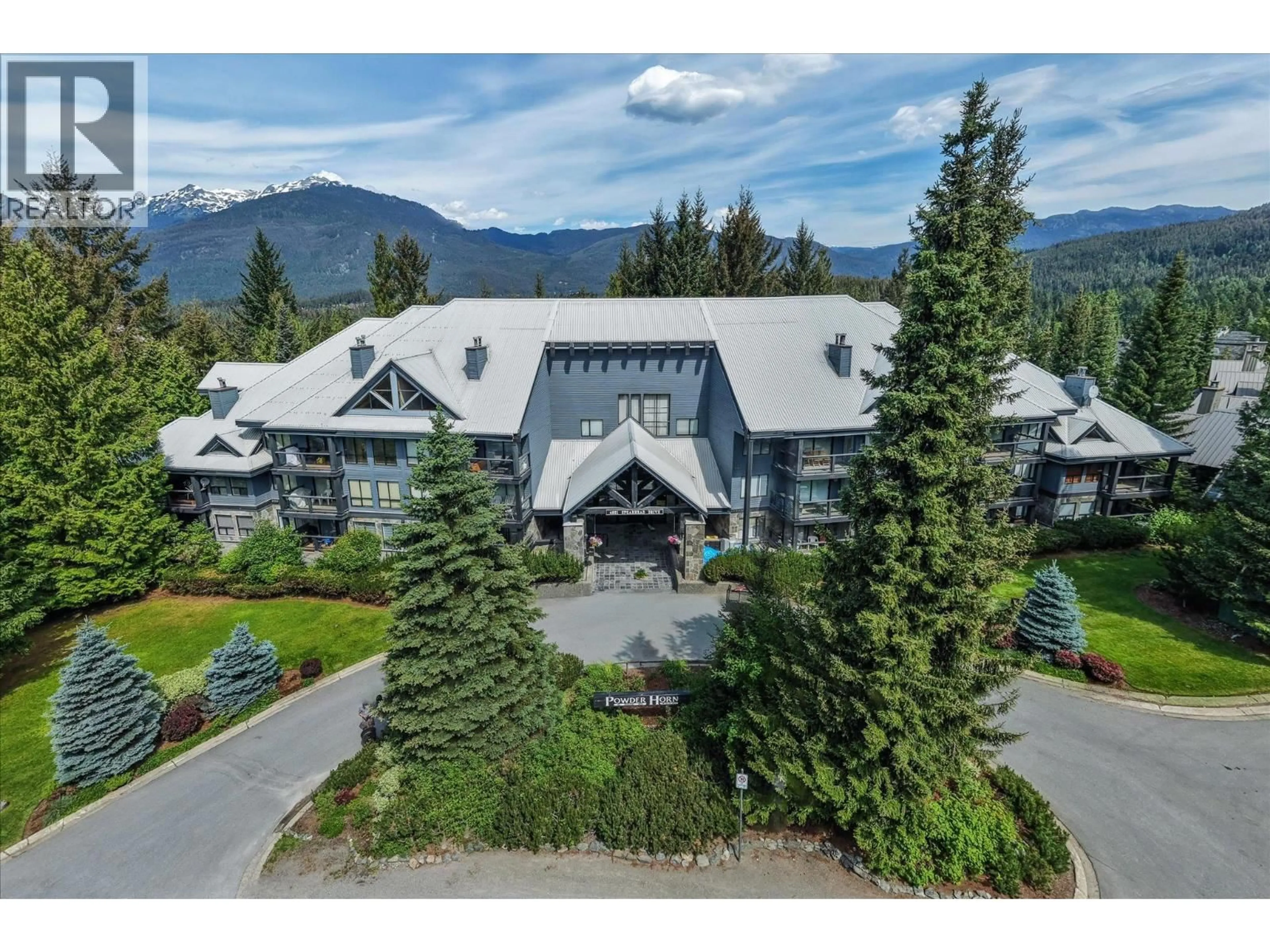 A pic from outside/outdoor area/front of a property/back of a property/a pic from drone, mountain view for 101 - 4821 SPEARHEAD DRIVE, Whistler British Columbia V8E1E8