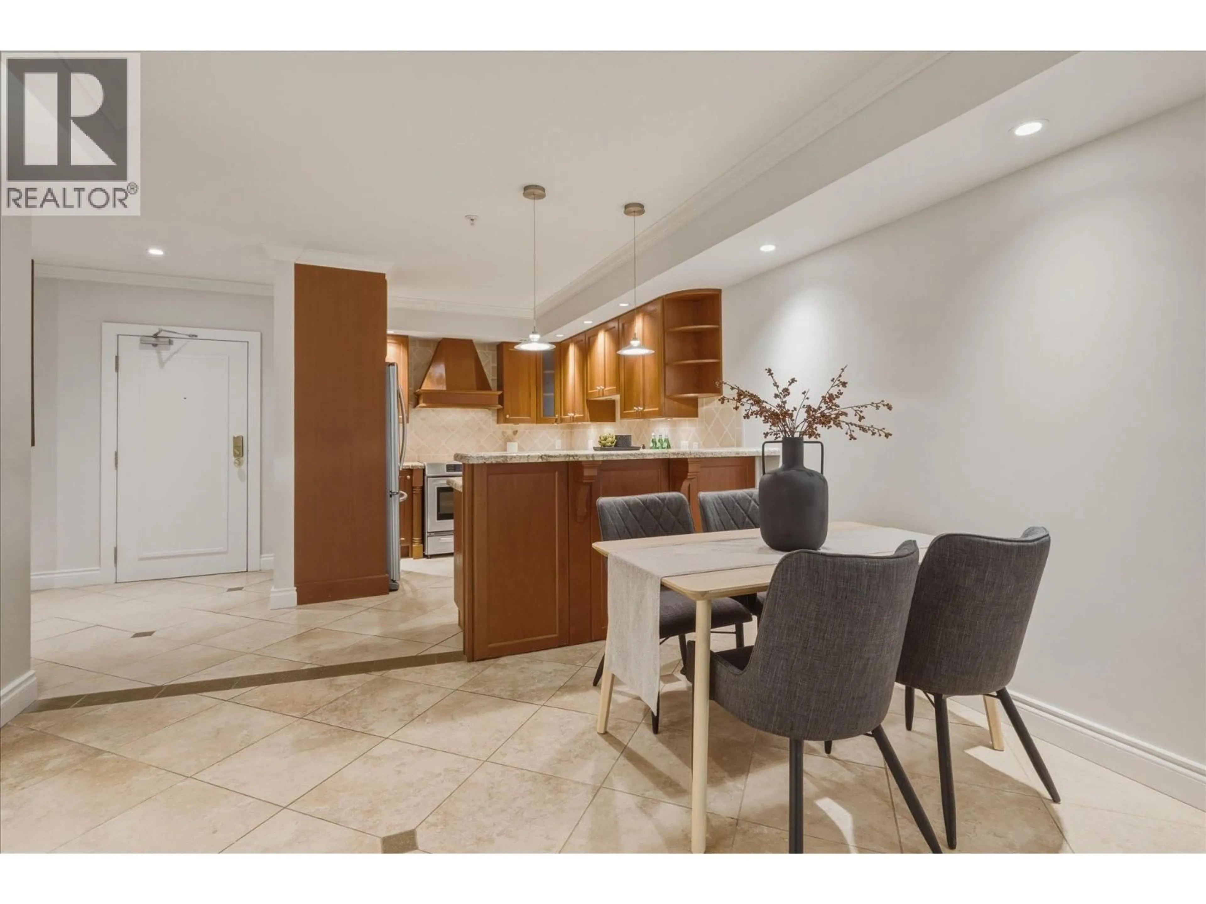 Open concept kitchen, ceramic/tile floor for 101 - 4821 SPEARHEAD DRIVE, Whistler British Columbia V8E1E8