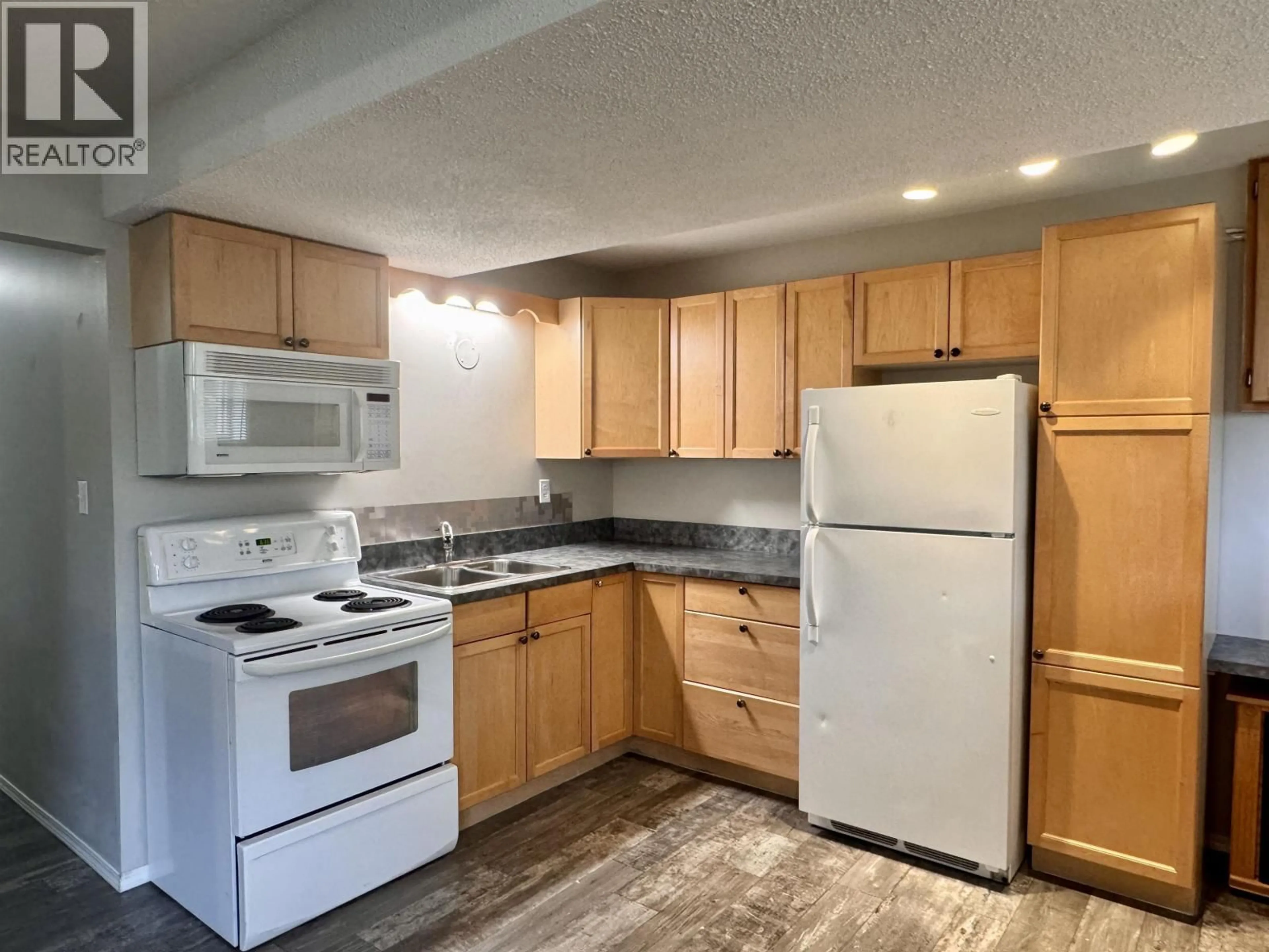 Standard kitchen, unknown for 4569 HUNTER AVENUE, Prince George British Columbia V2M5V7