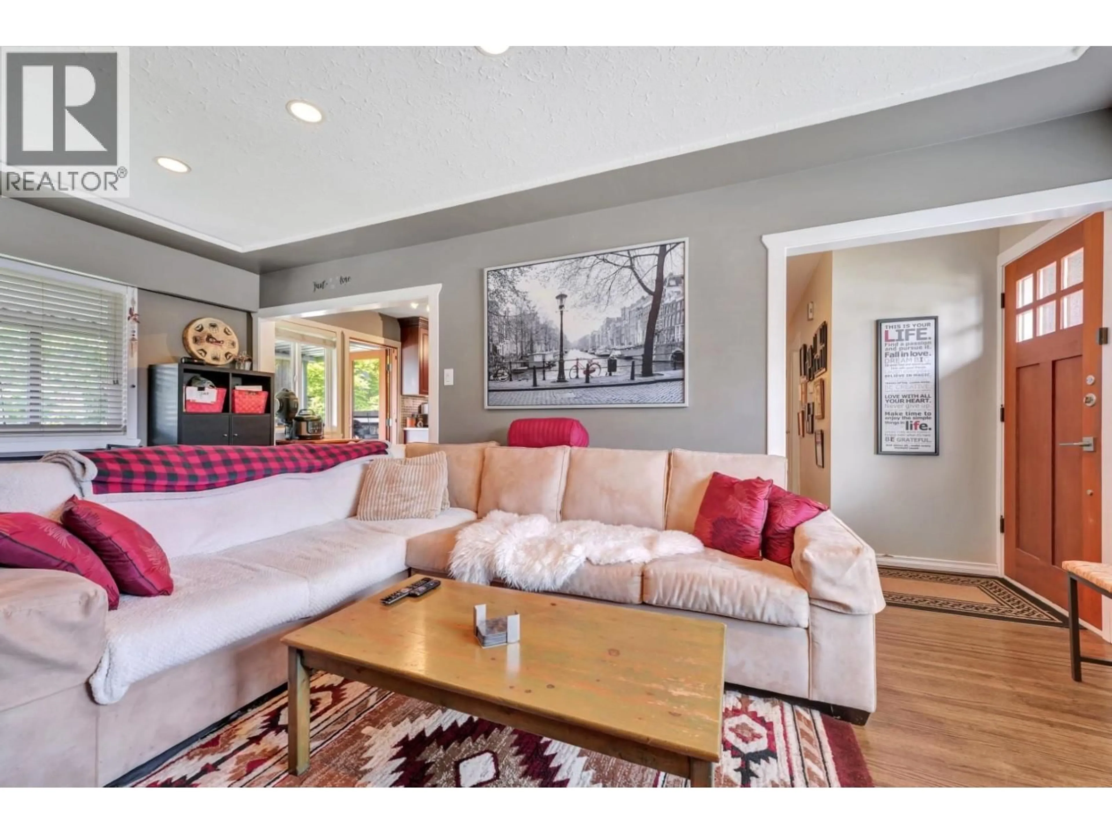 Living room with furniture, unknown for 430 MONTGOMERY STREET, Coquitlam British Columbia V3K5G6