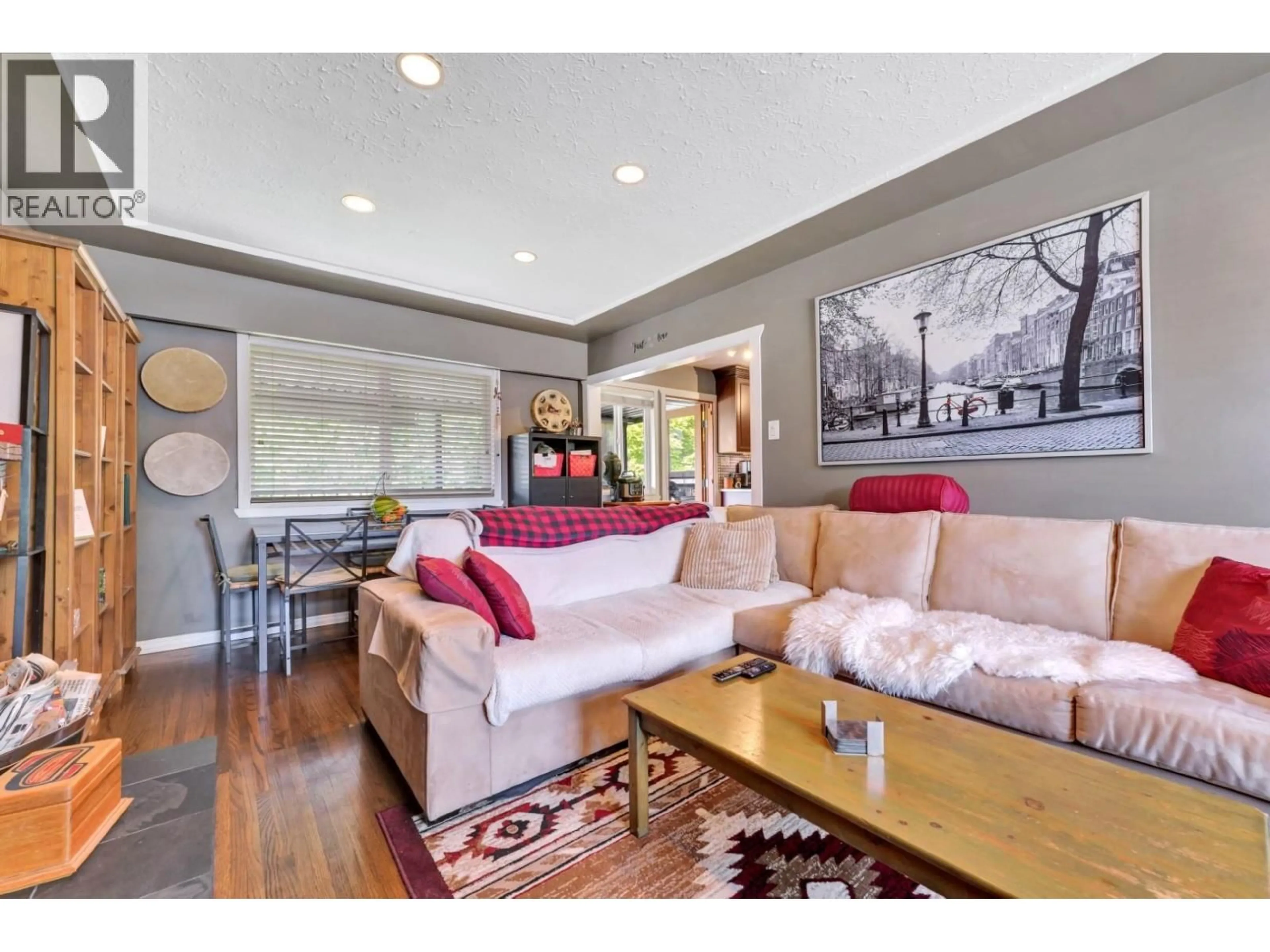 Living room with furniture, wood/laminate floor for 430 MONTGOMERY STREET, Coquitlam British Columbia V3K5G6