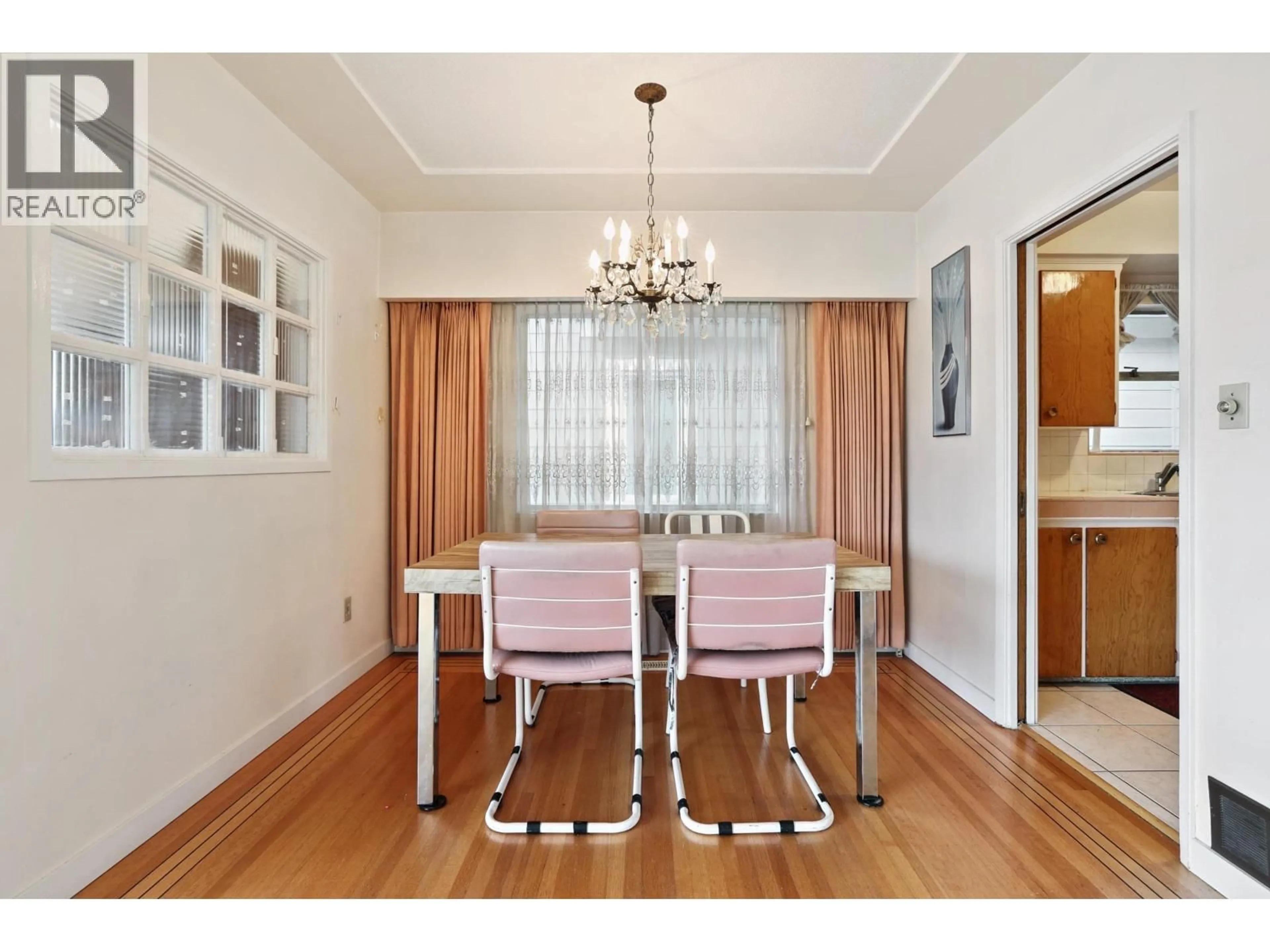 Dining room, wood/laminate floor for 2894 MCGILL STREET, Vancouver British Columbia V5K1H6