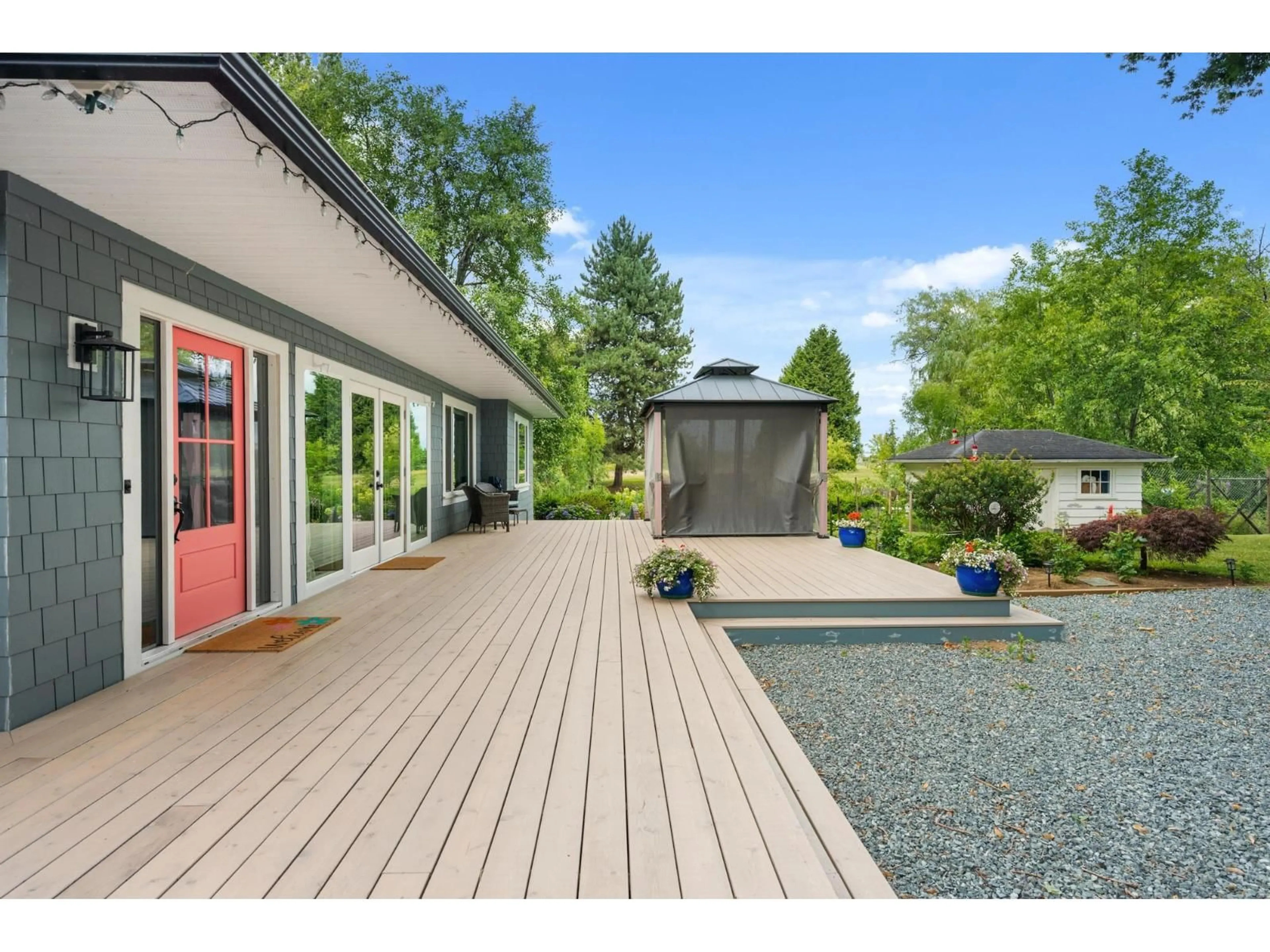 Patio, unknown for 21857 64 AVENUE, Langley British Columbia V2Y2N7