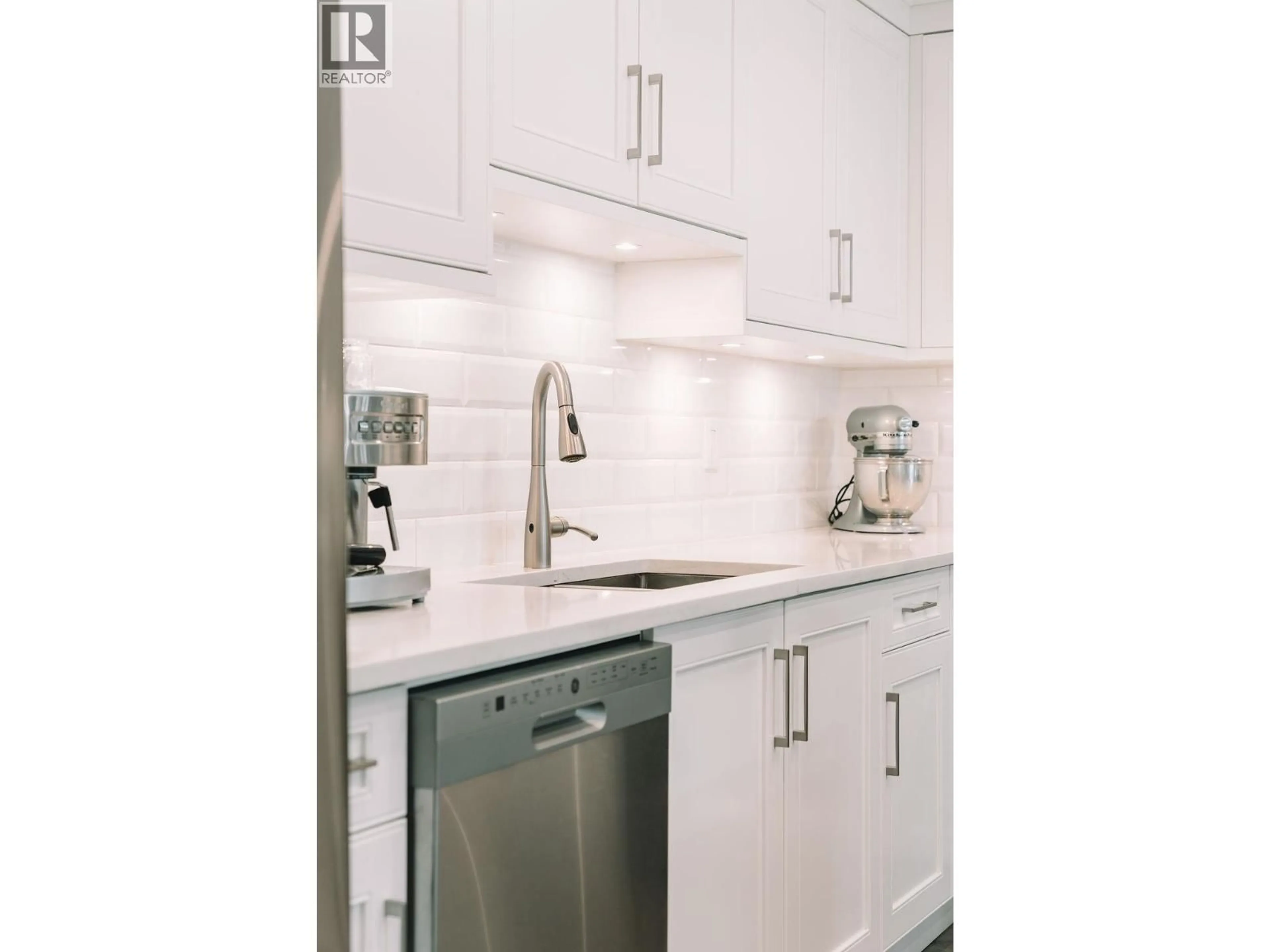 Contemporary kitchen, ceramic/tile floor for 301 - 19236 FORD ROAD, Pitt Meadows British Columbia V3Y2K1